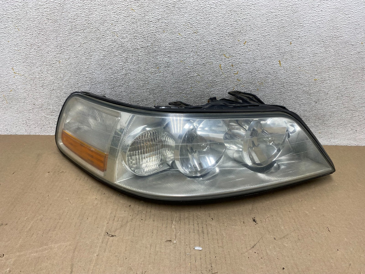 2005 to 2011 Lincoln Town Car Right Passenger Rh Side Headlight AH6737 DW0