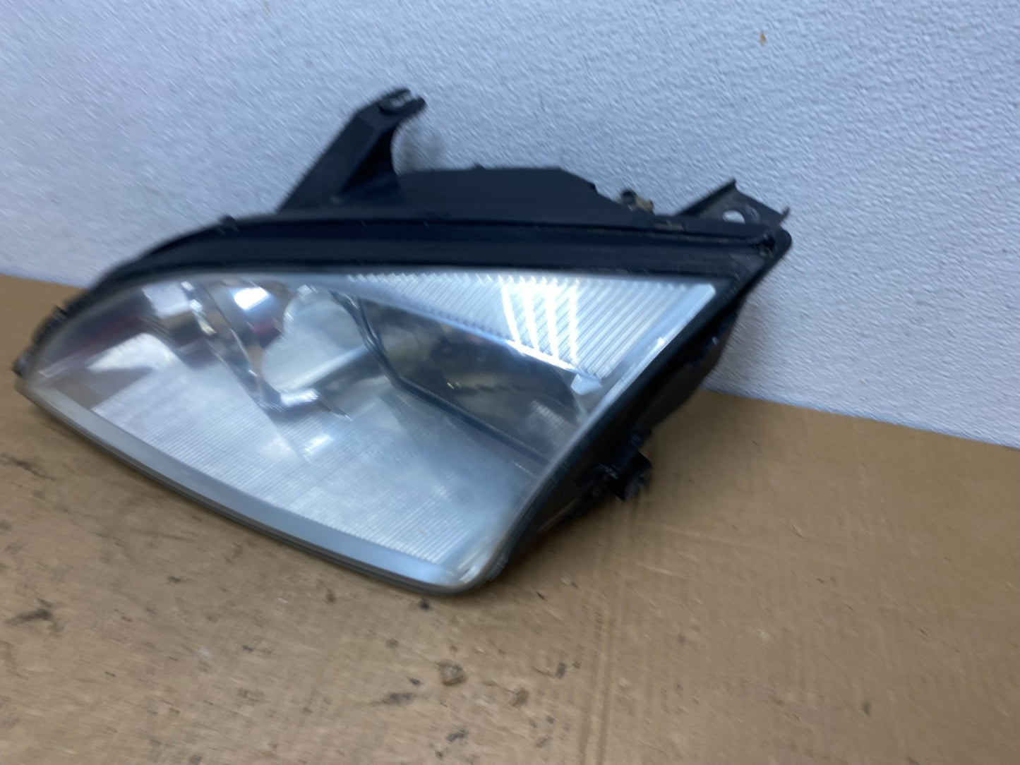 2005-2007 Ford Focus Left Driver LH Side Headlight Halogen AC8335 DW1