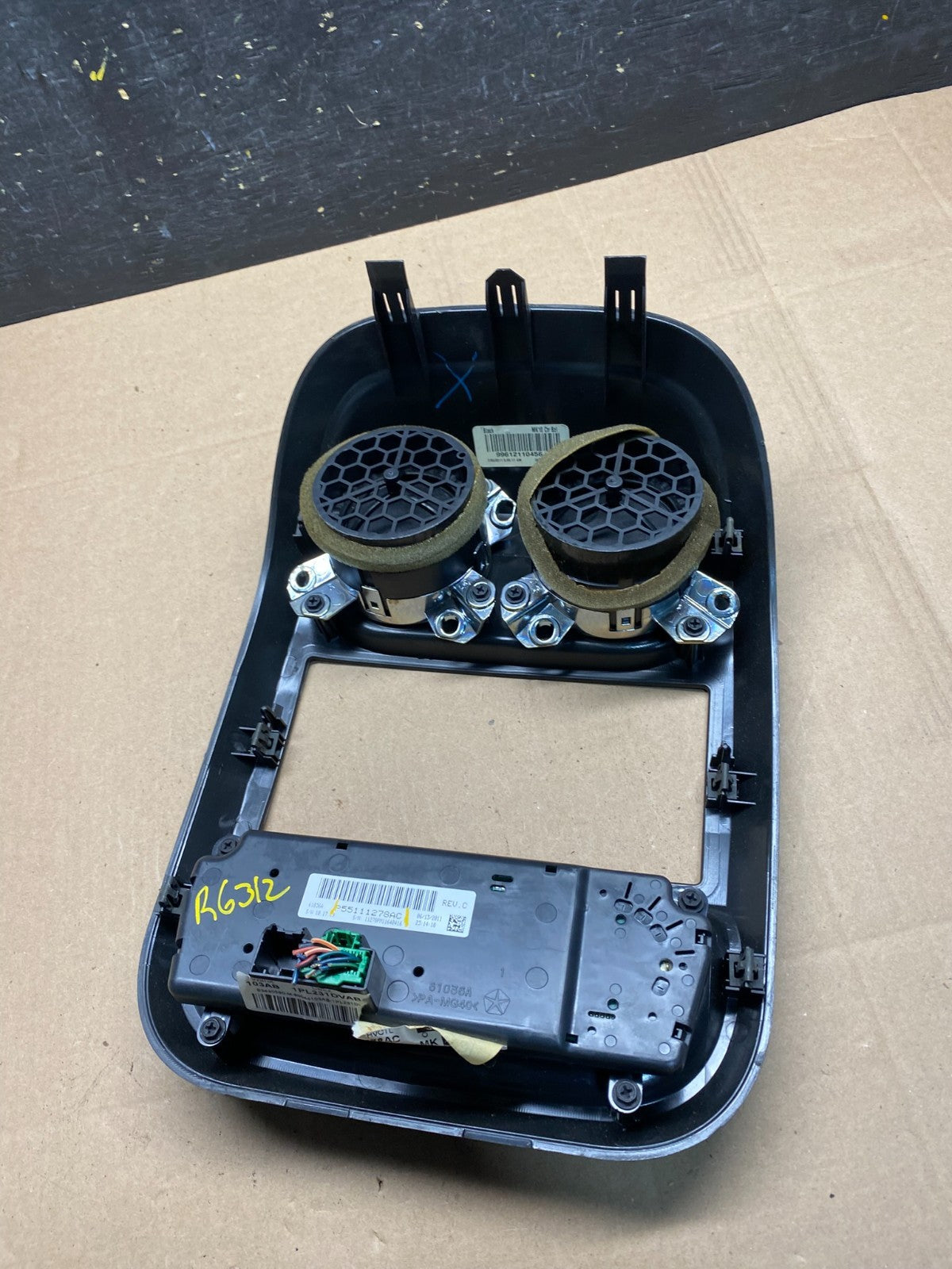 2011 to 2017 Jeep Compass Dash Climate Temperature Control Radio Bezel R6312 DG5