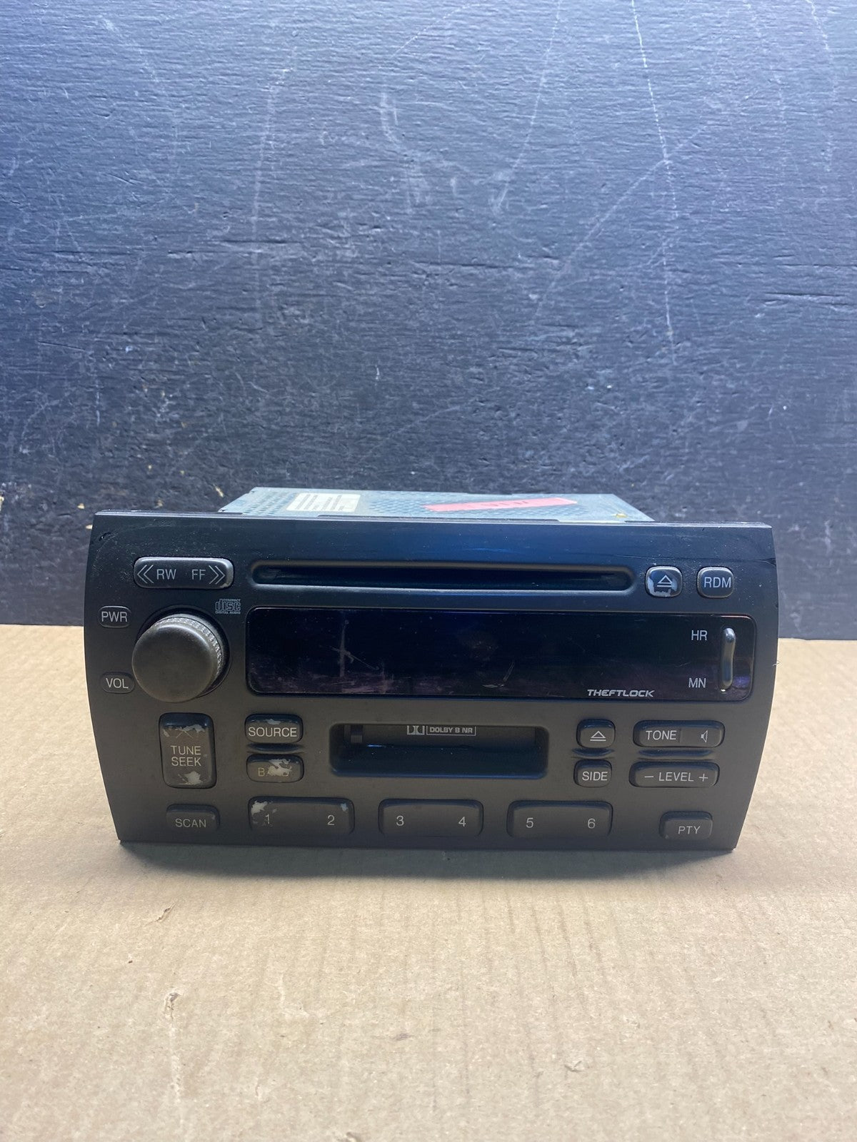 2002-2005 Cadillac Deville AM FM Cassette Radio Stereo CD Player AG3797 DG0