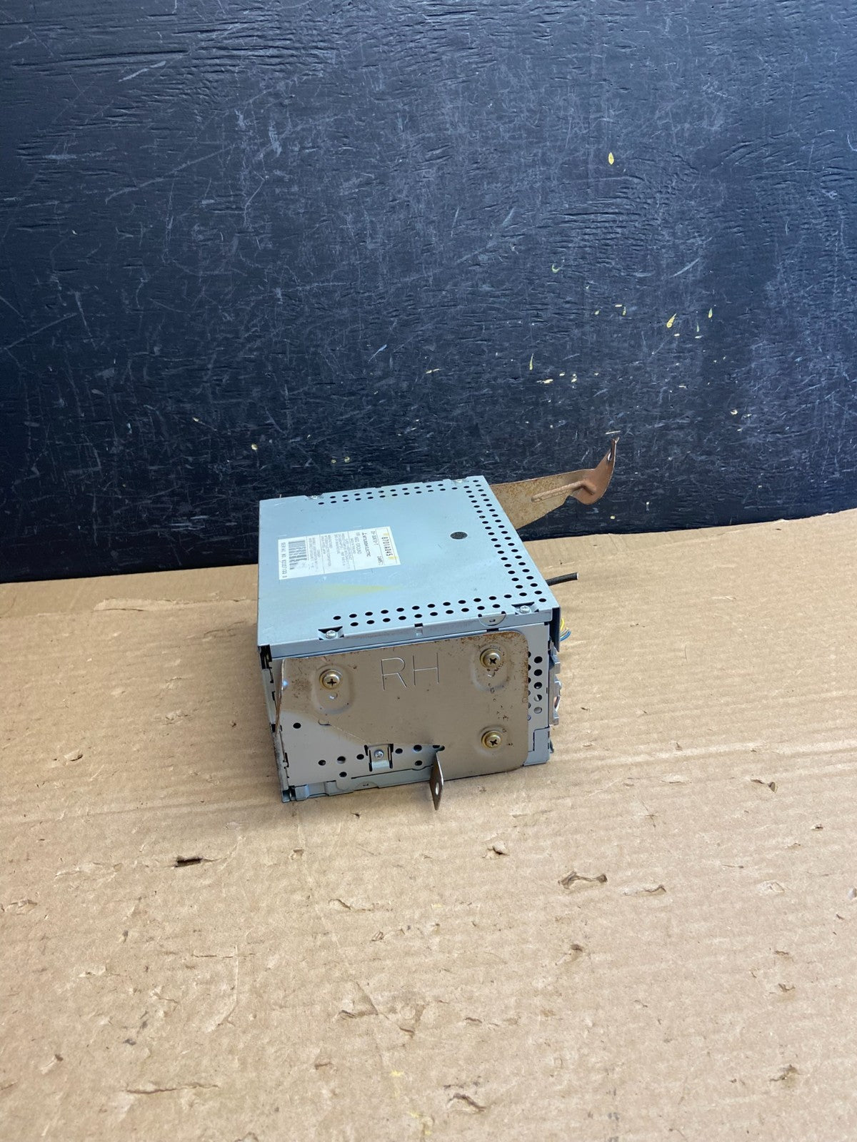 2006-2011 Mitsubishi Endeavor AM/FM/CD/MP3 Radio Head Unit Receiver af2673 DG2