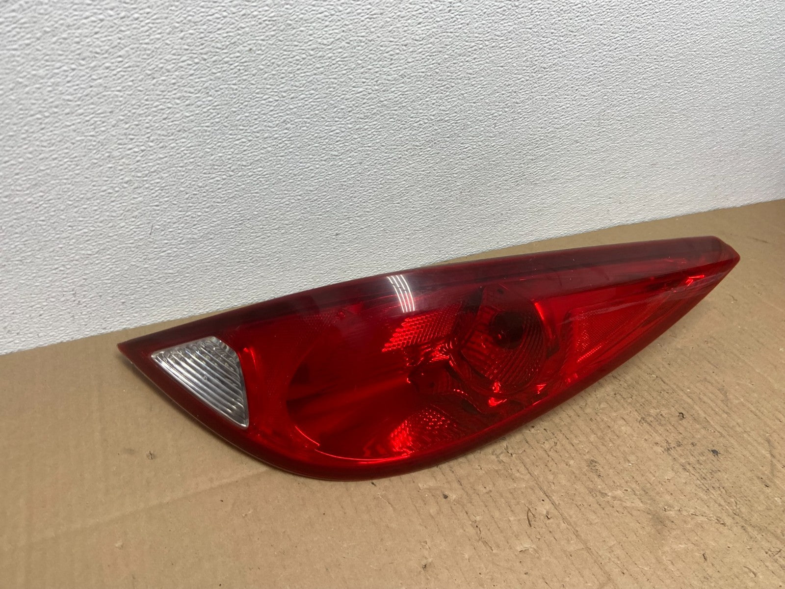 2006 - 2009 Pontiac G6 Coupe Right Passenger RH Side Tail Light OEM AB8239 DW2