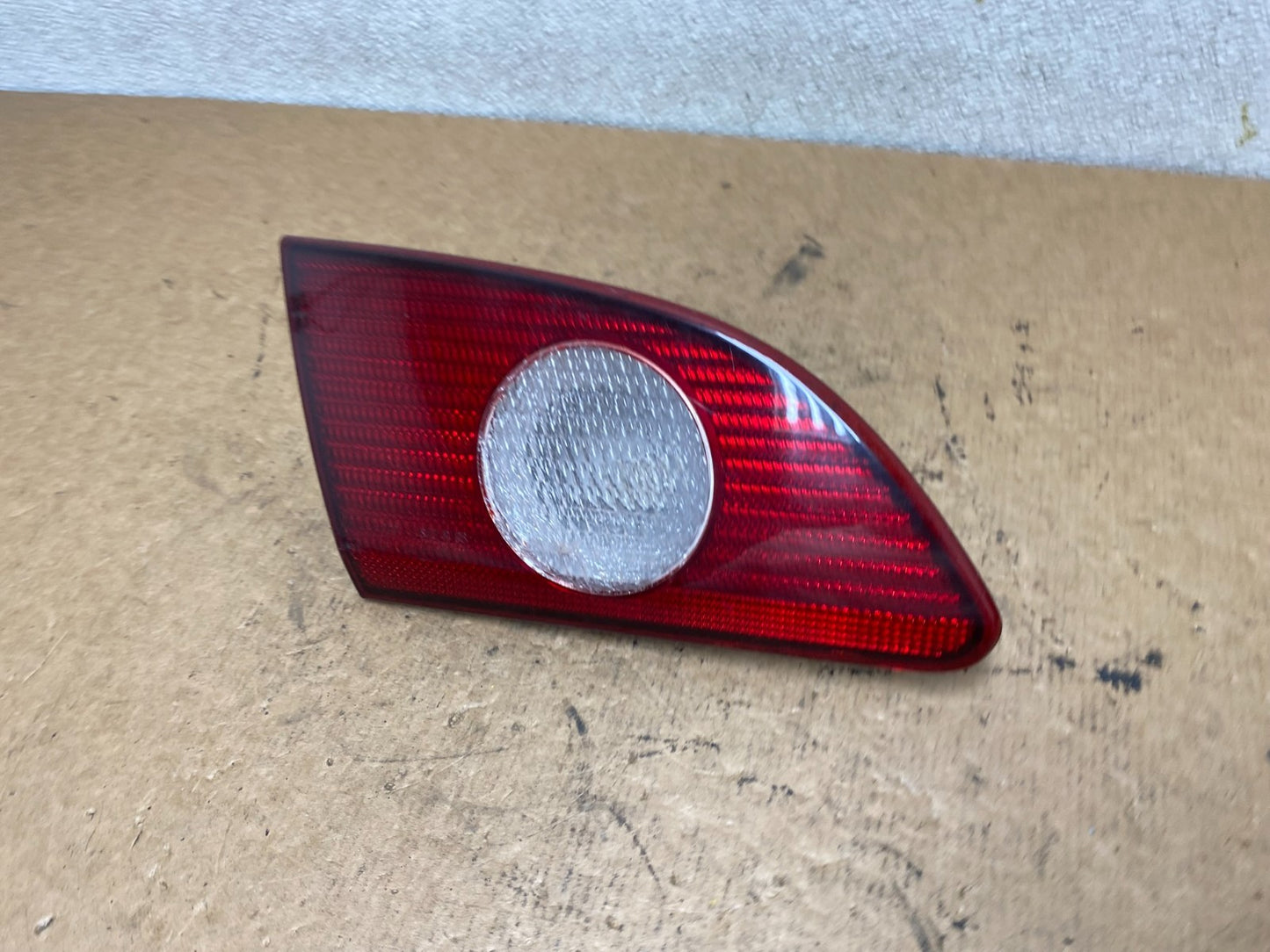 2001 2002 Toyota Corolla Left Driver LH Side Inner Tail light OEM S7118 DW1