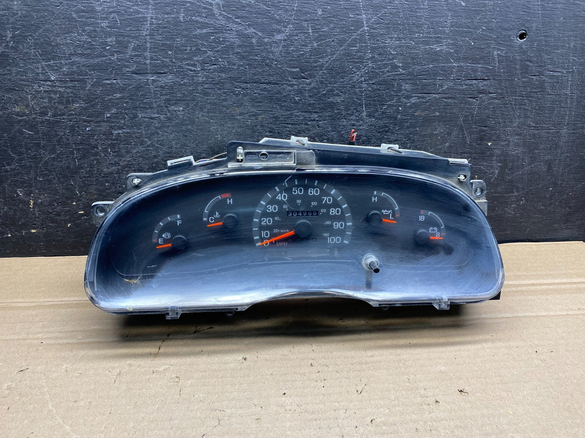 2001-2002 Ford Econoline E250 E350 Van Speedometer Instrument Cluster AH7529 DG0