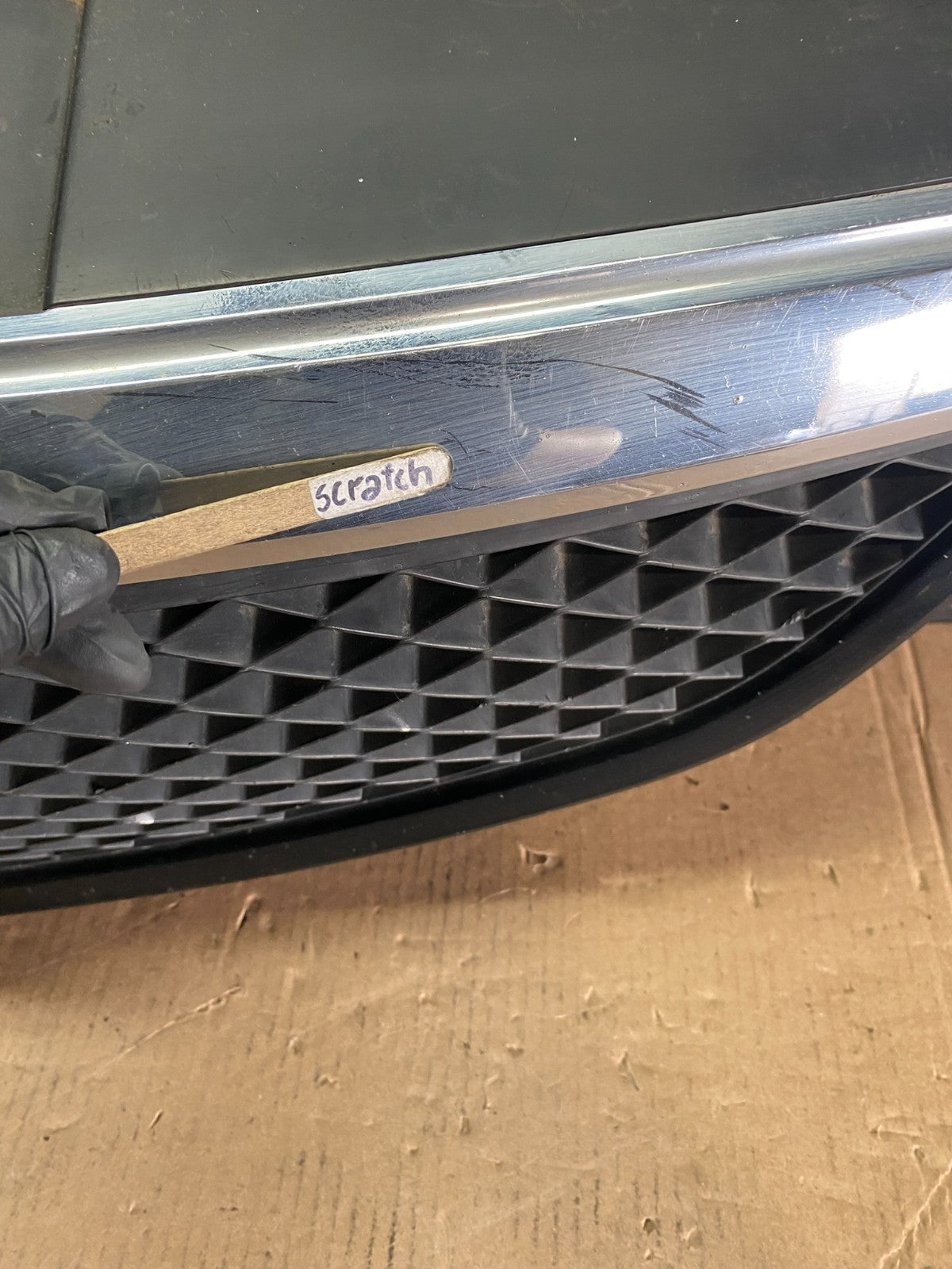 2002 2003 Mazda MPV Front Upper Grille Grill Oem P5955  DG4