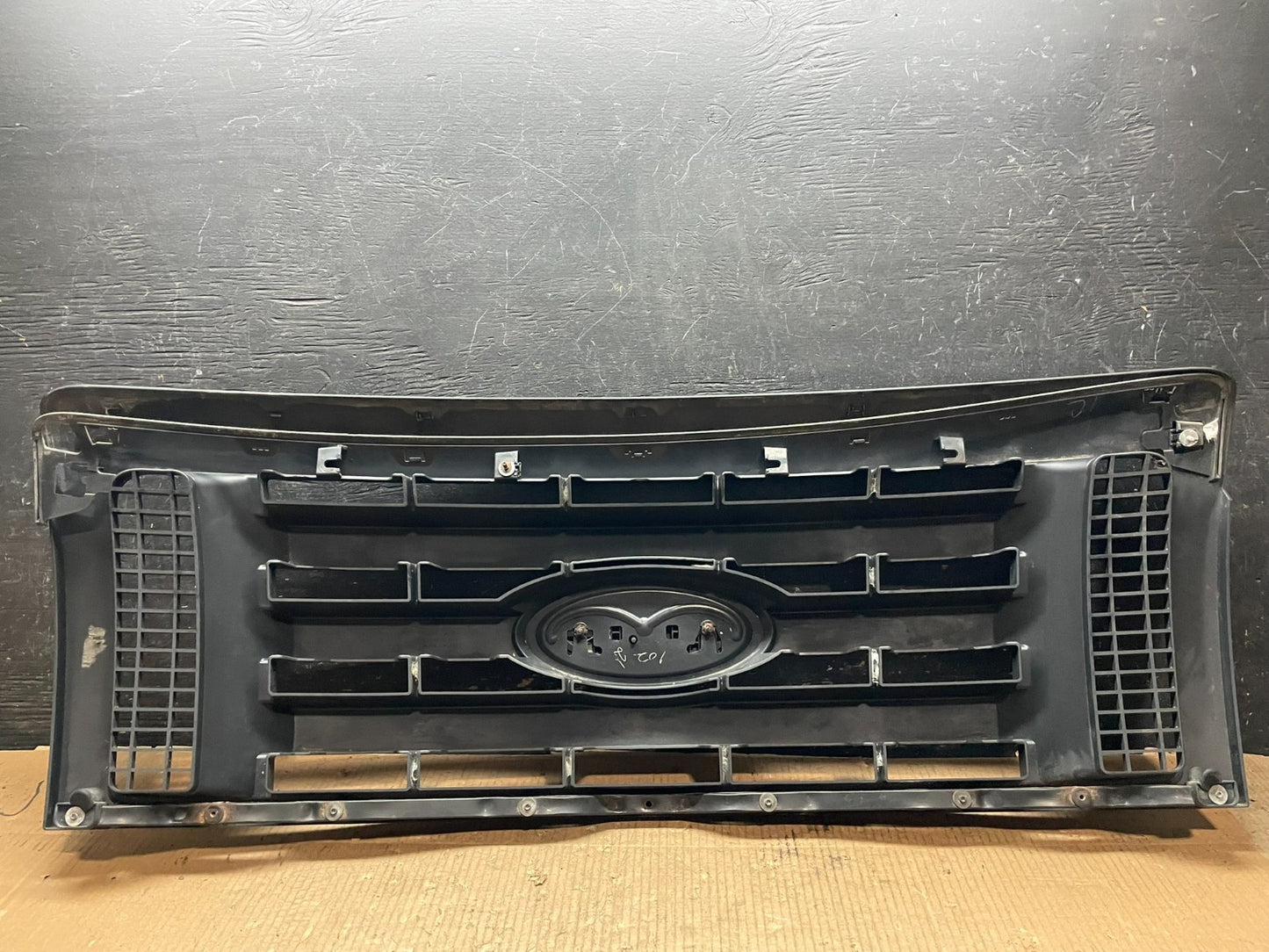 2009 to 2012 Ford F150 Front Upper Grill Grille Chrome Y2030 DG5