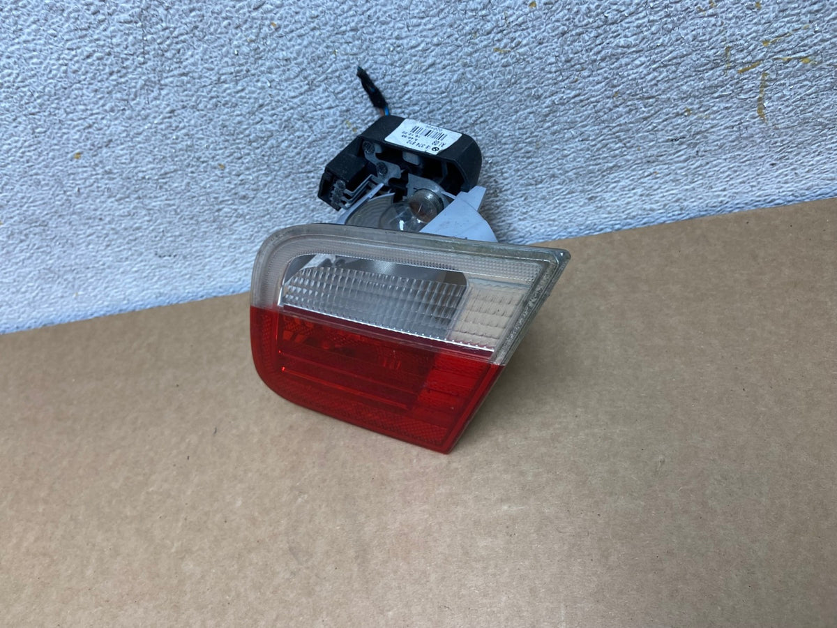 2002 - 2005 BMW 3 325i E46 Series Right Passenger Inner Tail Light AI2563 LK1
