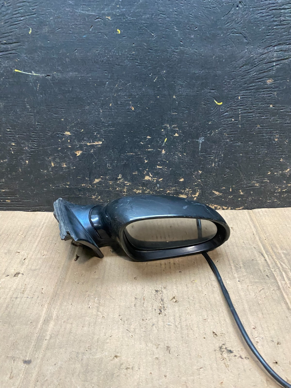 2006-2010 Volkswagen Jetta right  View Door Mirror Turn Signal OEM W2232 MS10