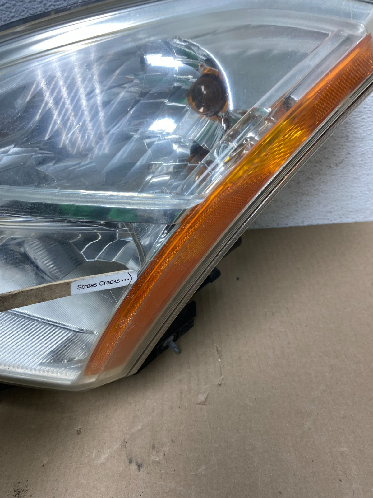 2008 to 2013 Nissan Rogue Left Driver LH Halogen Headlight AE6951 DW4