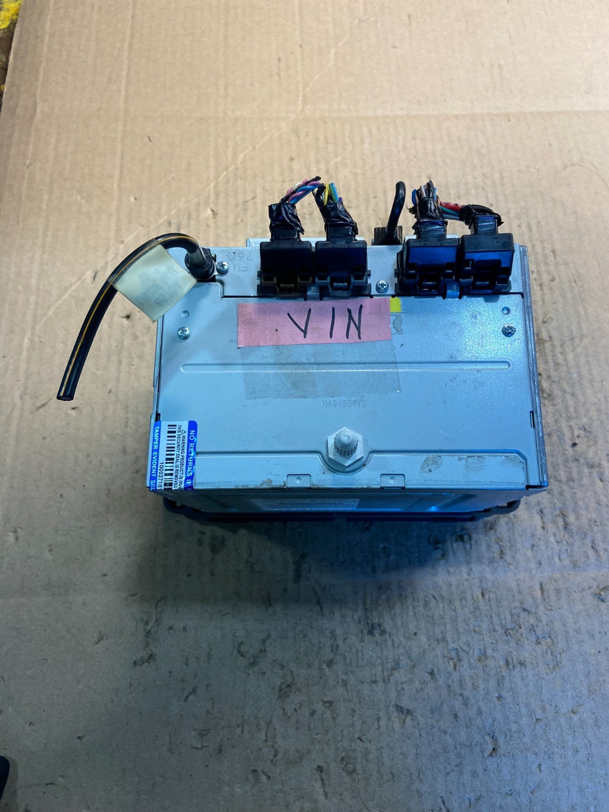 2010 to 2012 GMC Acadia Radio AM/FM CD Player Radio Z0744 DG8