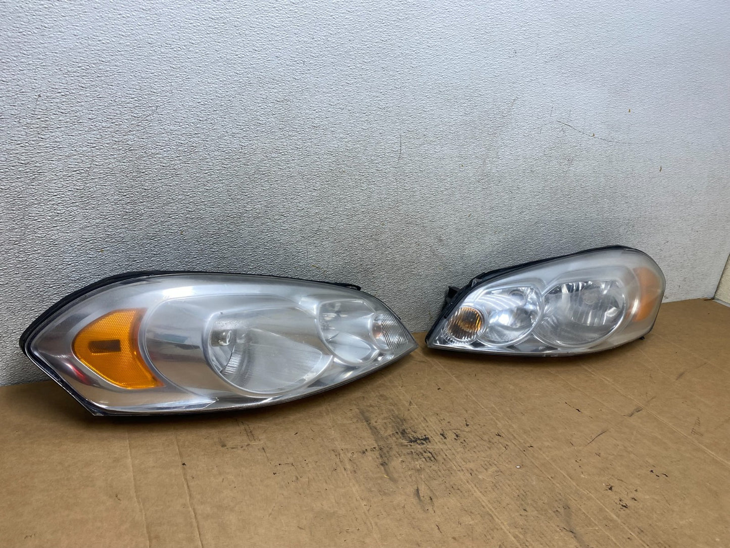 2006 - 2013 Chevrolet Impala Left+Right Set Headlights Halogen T2095 DW2
