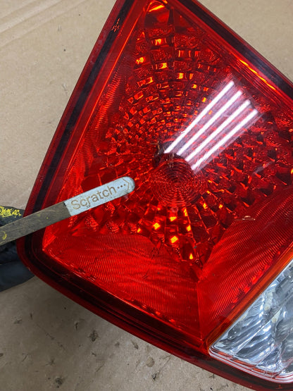2009 2010 2011 Kia Borrego Right Passenger Side Inner Tail Light U8721 DW4
