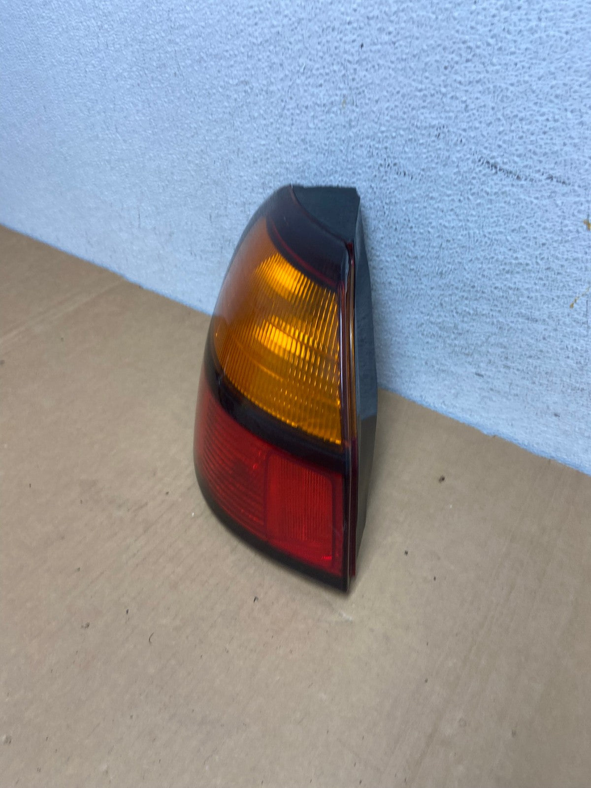 2001 to 2004 Subaru Legacy Outback Left Driver LH Tail Light AD2578 LK1