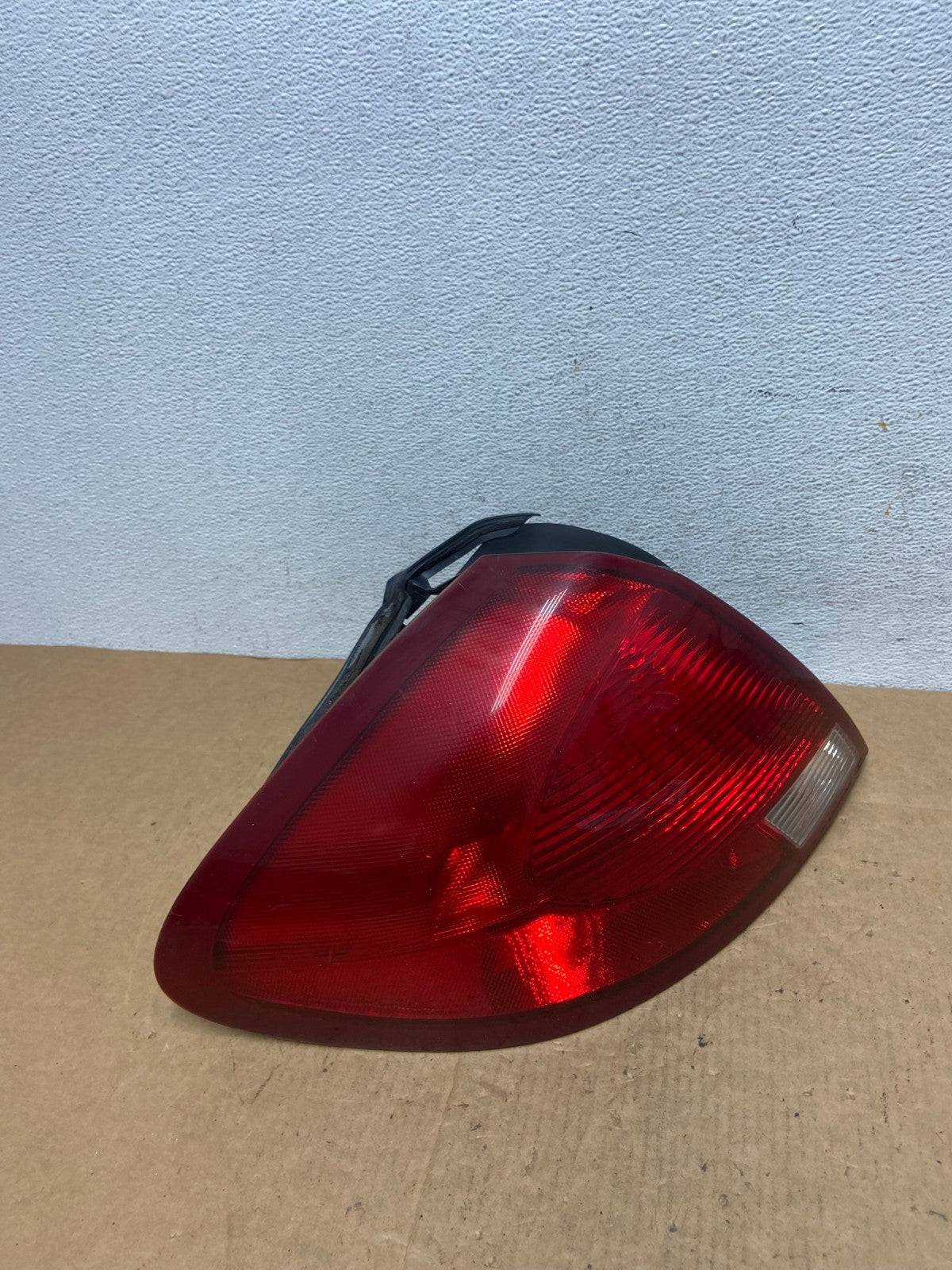 2000 2001 2002 2003 Ford Taurus Left Driver Lh Side Tail Light AD4747 LK2