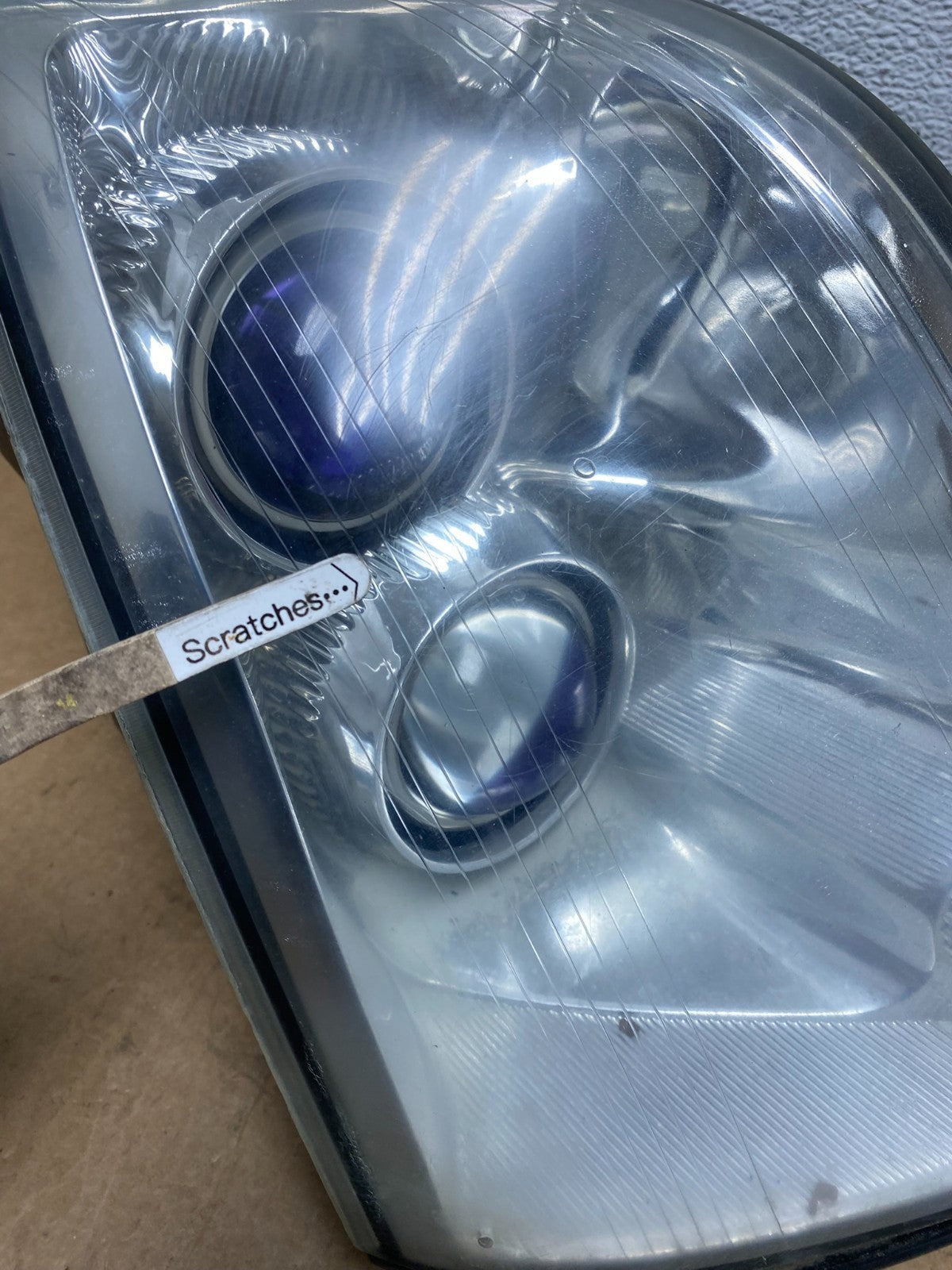 2005 - 2011 Cadillac STS Right Passenger RH Side Xenon Headlight AD6043 DW3