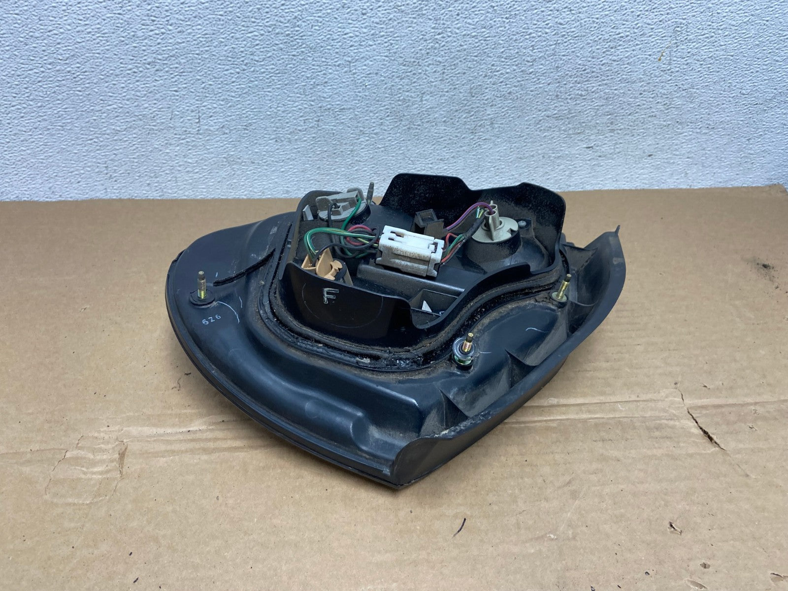 2000 to 2001 Nissan Maxima Left Driver Lh Side Tail Light AD3809 LK5