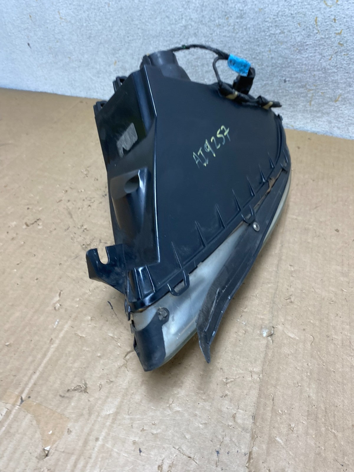 2000 to 2007 Ford Taurus Right Passenger RH Side Halogen Headlight AI9257 LK8