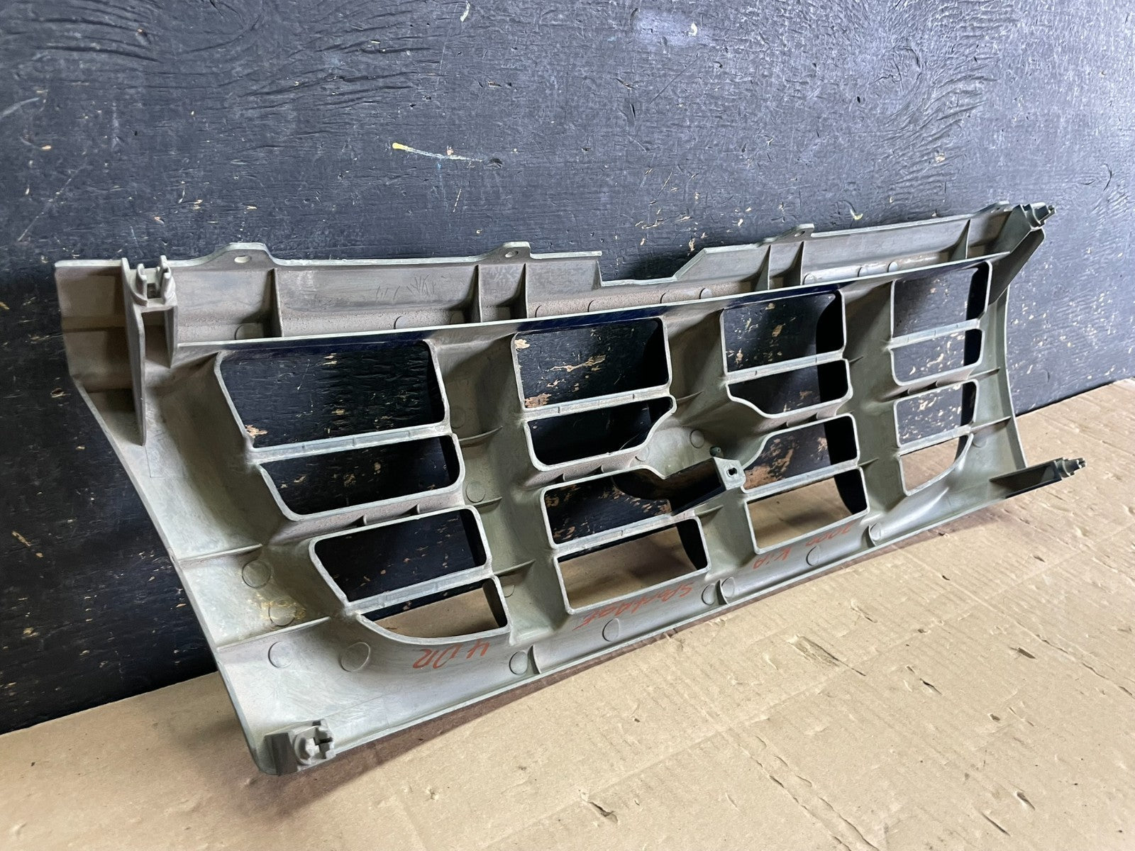 1998 2000 Kia Sportage Front Upper Grille Grill OEM AA8918 DG4