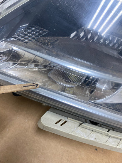 2013 to 2016 Nissan Pathfinder Left Driver LH Side Headlight Halogen AE29105