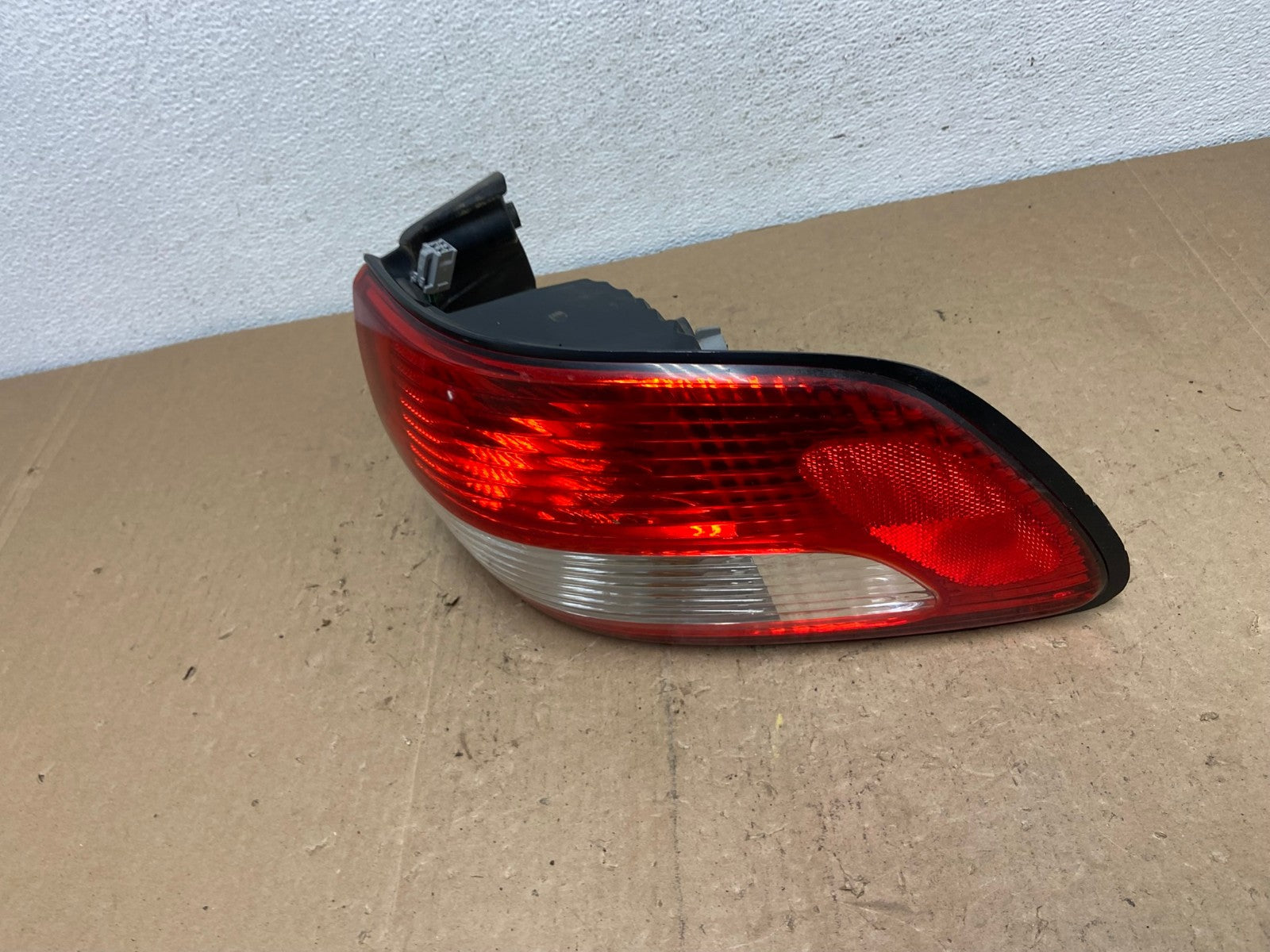 2001 2002 2003 Toyota Sienna Right Passenger Rh Side Tail Light AC5934 LK1