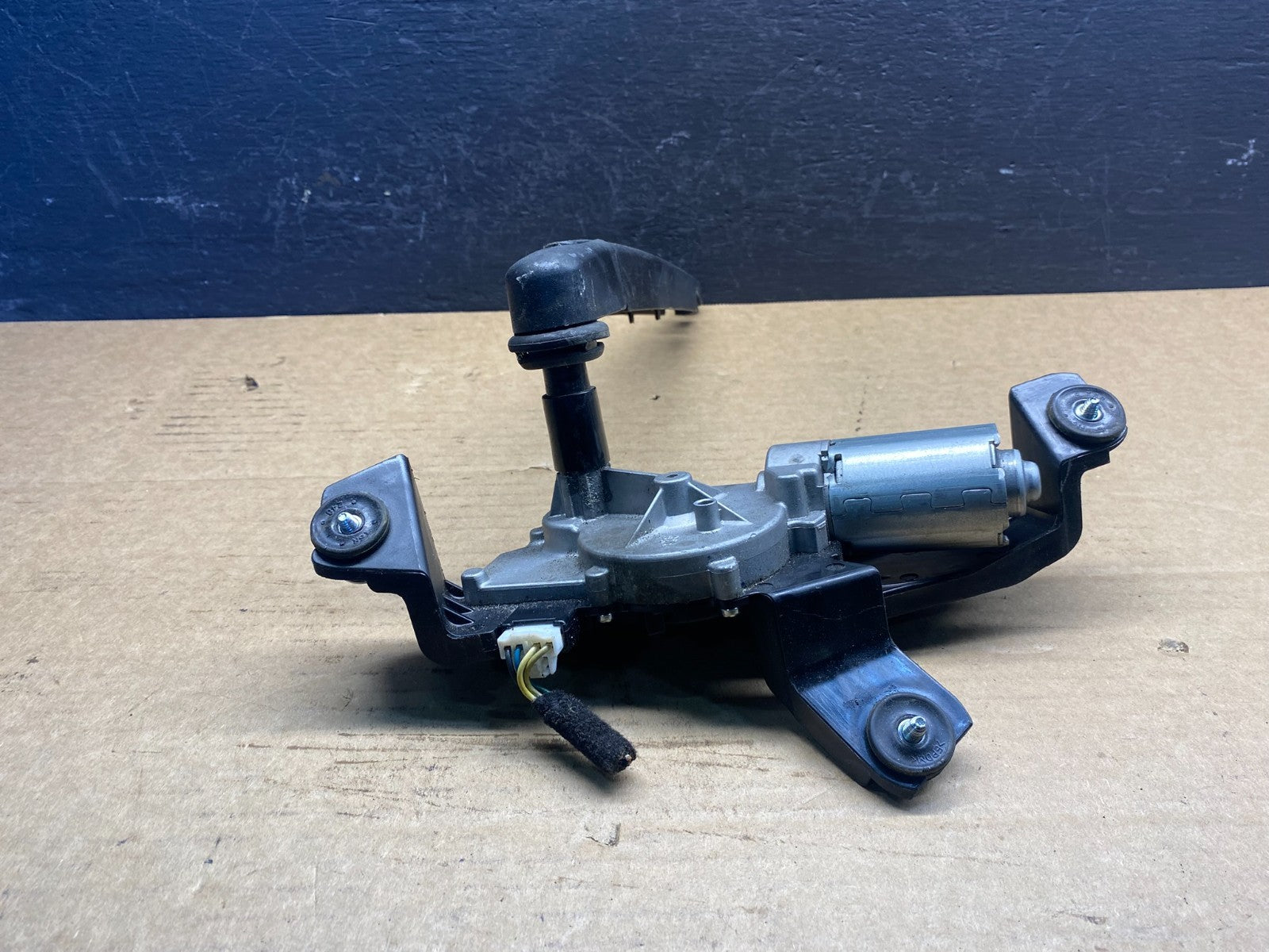 2016 - 2018 Kia Sorento Rear Glass Windshield Wiper Motor ac7975 DG1
