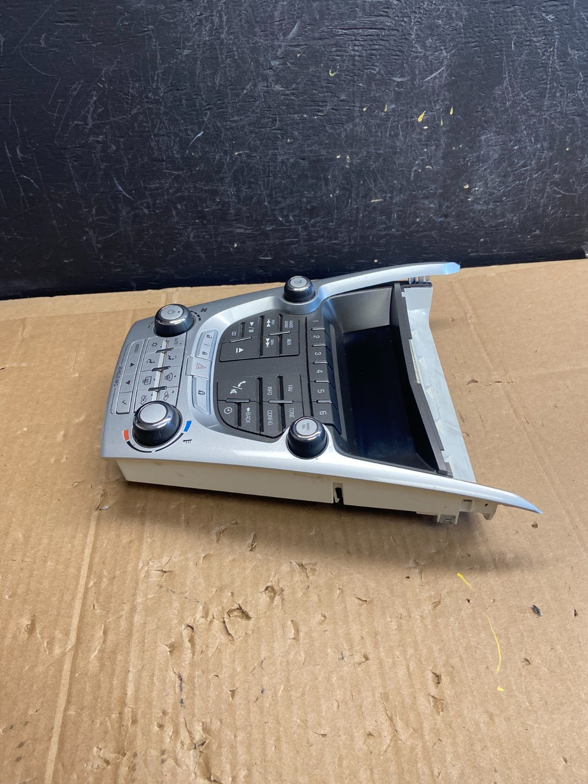 2010-2011 Chevrolet Equinox Radio Face Climate Control Panel Bezel AD2196 DG2