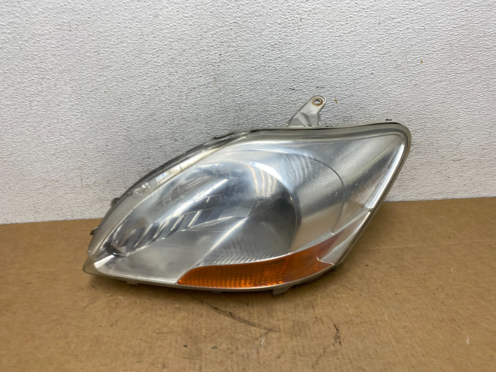 2007 2008 2009 Toyota Yaris Left Driver LH Halogen Headlight AD6075 DW0