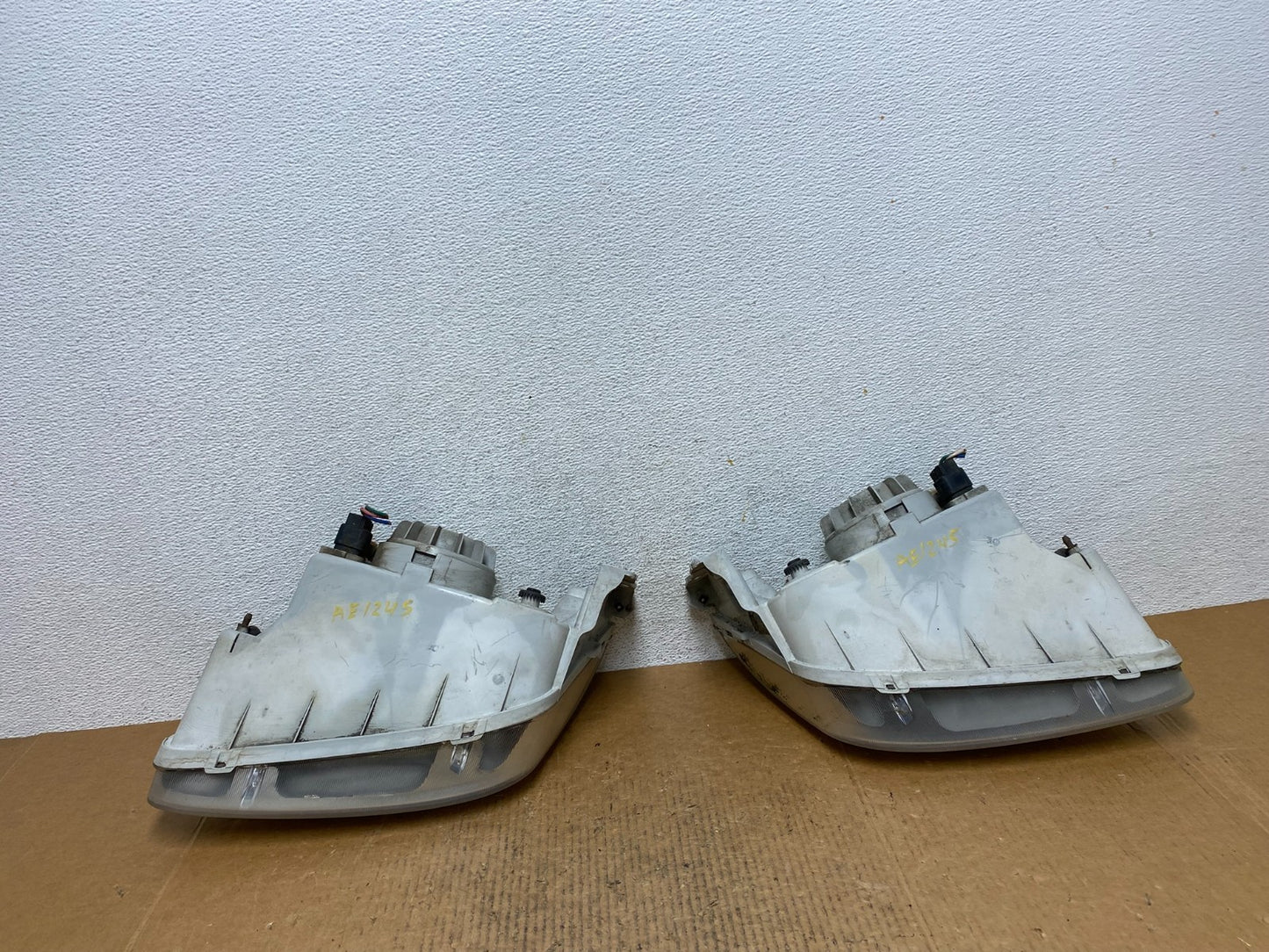 1999 2000 Hyundai Elantra Left+Right Side Headlights AE1245 DW6