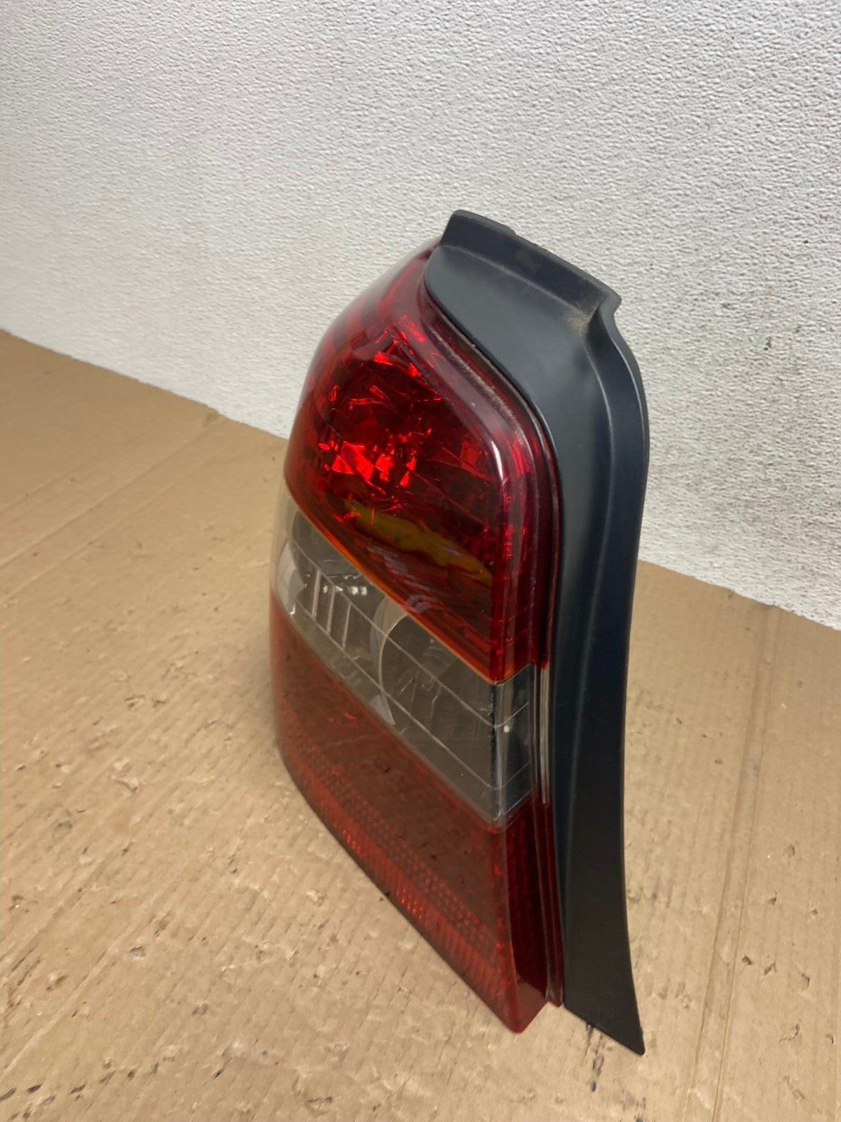 2004-2007 Toyota Highlander Left Driver LH Side Tail Light AE9058 LK1