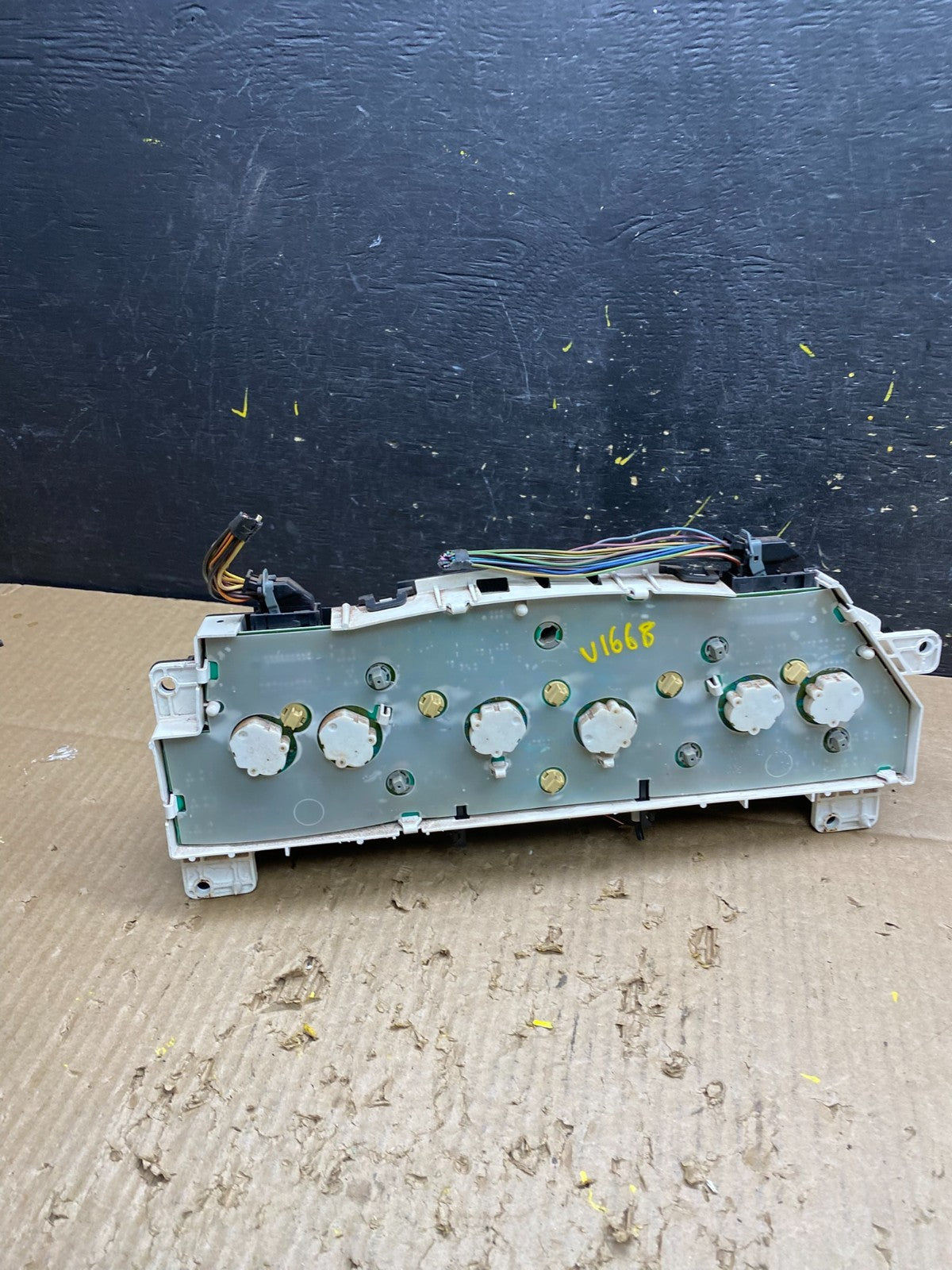 2004 2005 Ford Explorer Speedometer Cluster Gauge v1668 DG4