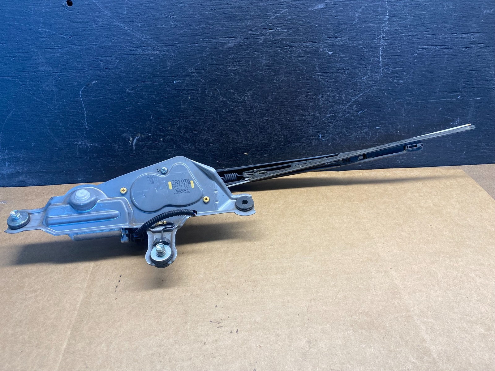 2004 to 2009 Lexus Rx350 RX330 RX400H Rear Liftgate Window Wiper Motor AD7462 DG4