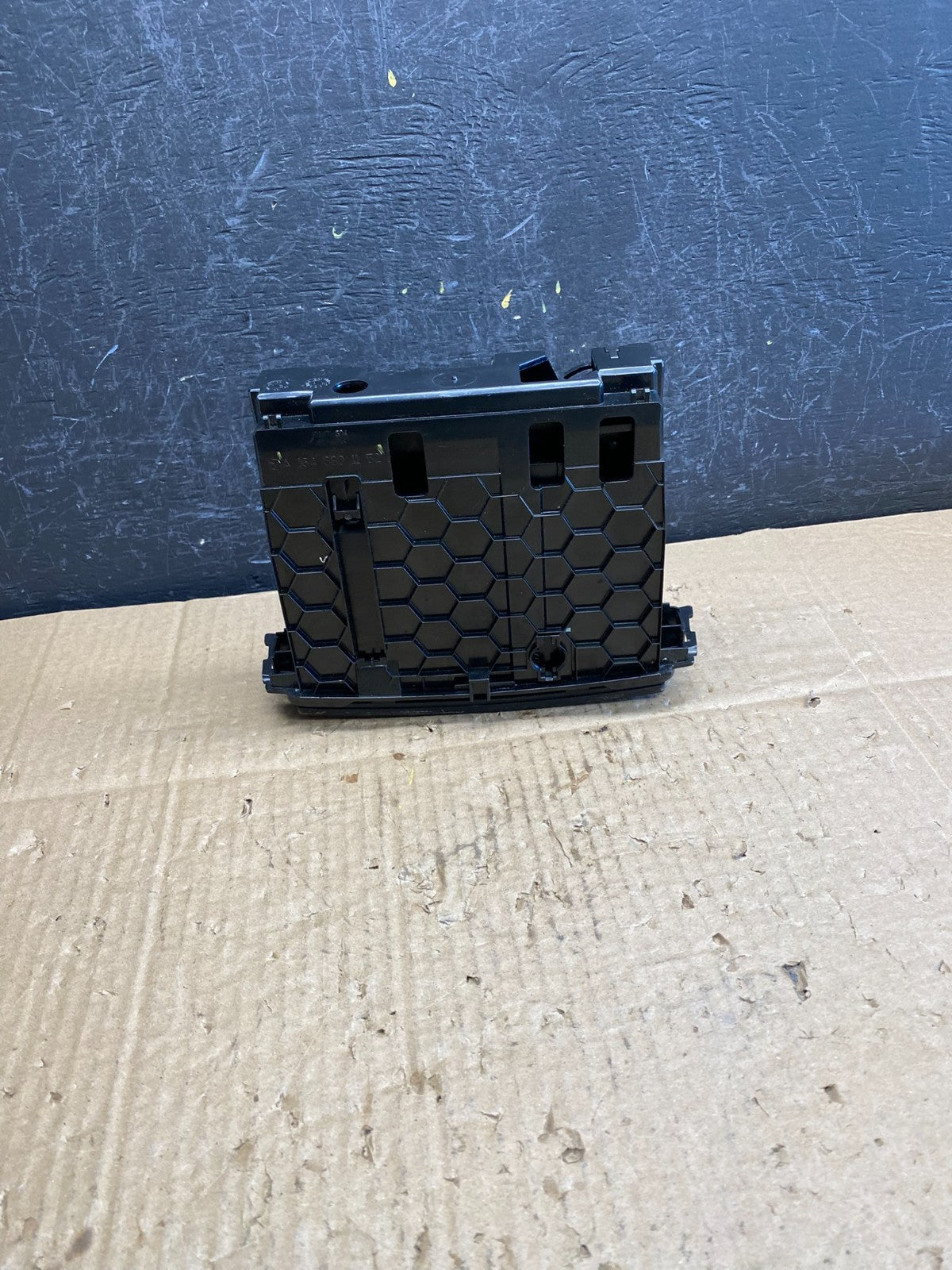 2007-2012 Mercedes GL450 X164 Center Console Ash Tray Compartment AC9636 DG3