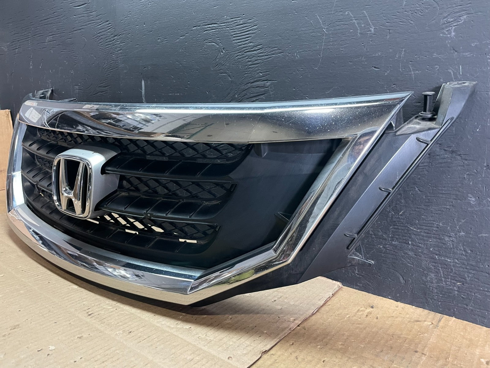 2008 2009 2010 Honda Odyssey Front Upper Grill Grille AB7664 DG1