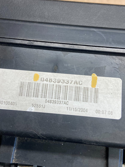 2005 Jeep Grand Cherokee Integrated Power Fuse Box 04839337ac AF6324 DG7