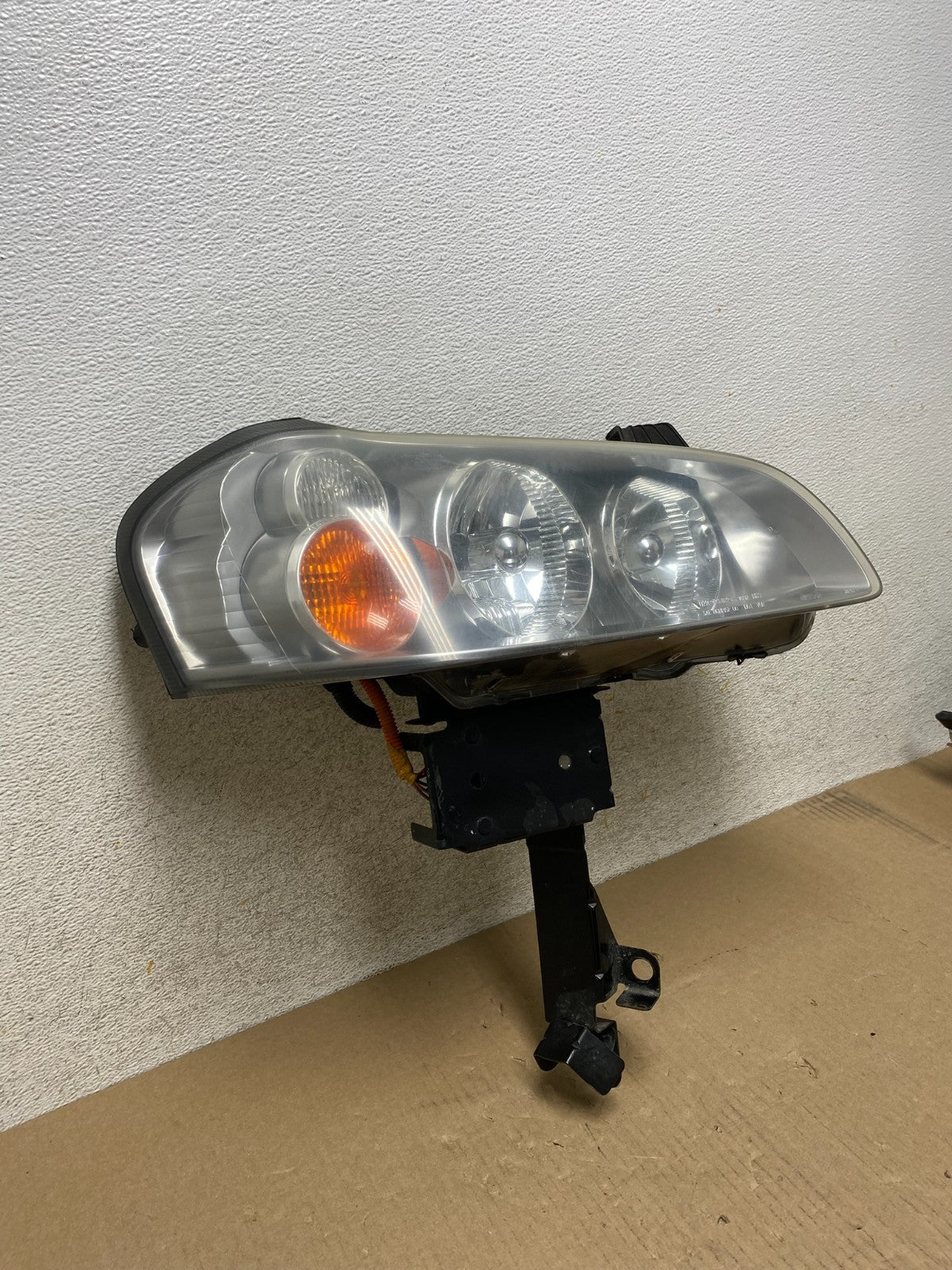 2002-2003 Nissan Maxima Right Passenger RH Headlight Xenon HID AJ2024 DW2