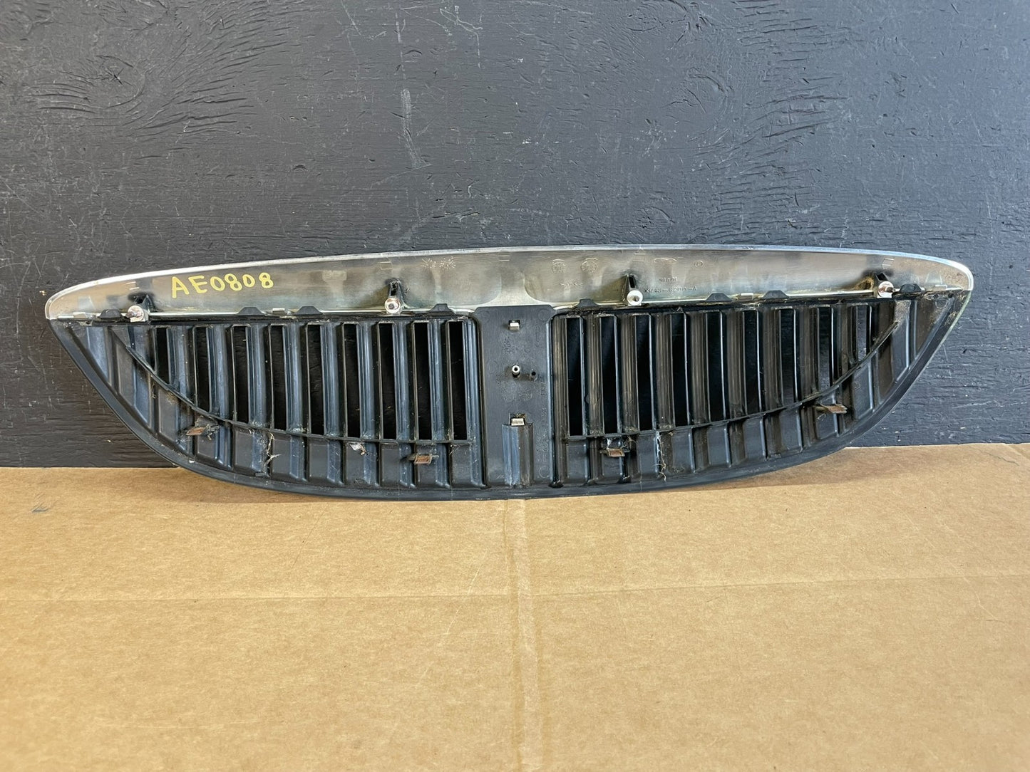 2000 to 2002 Lincoln LS Front Hood Bumper Grill Grille W/Emblem AE0808 DG5