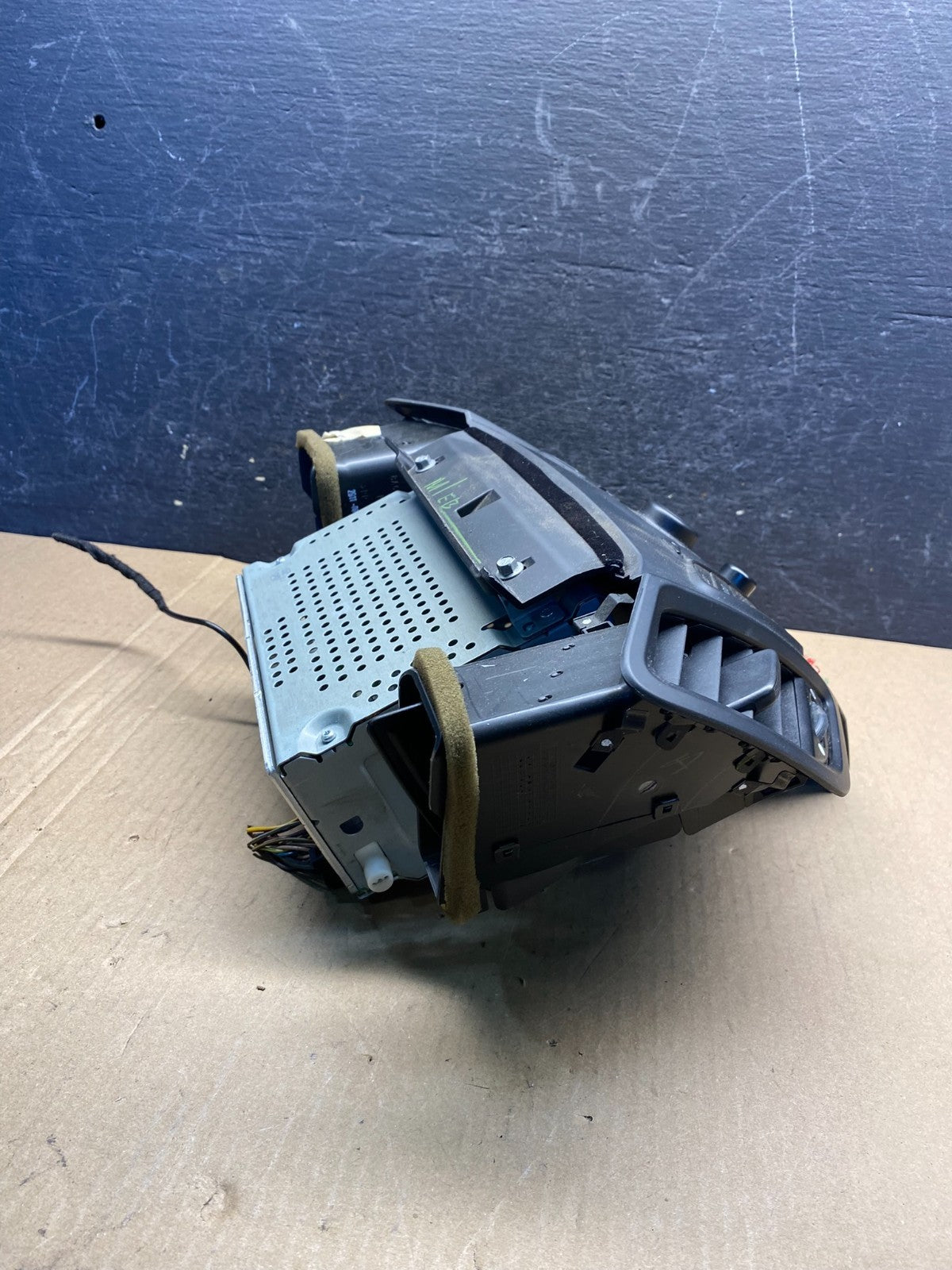 2014 2015 Ford Fiesta Center Radio Control Panel Air Vent Bezel Trim AG3536 MS2