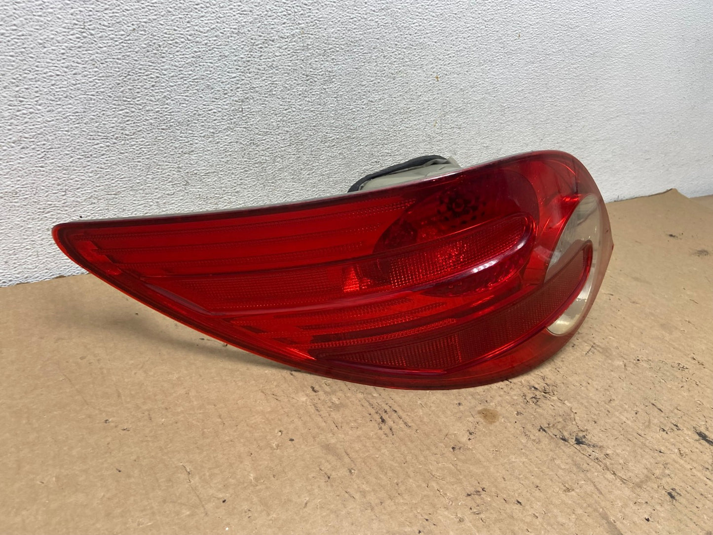 2006 to 2010 Mercedes W251 R-Class Left Driver LH Side Tail Light AG2383 LK2