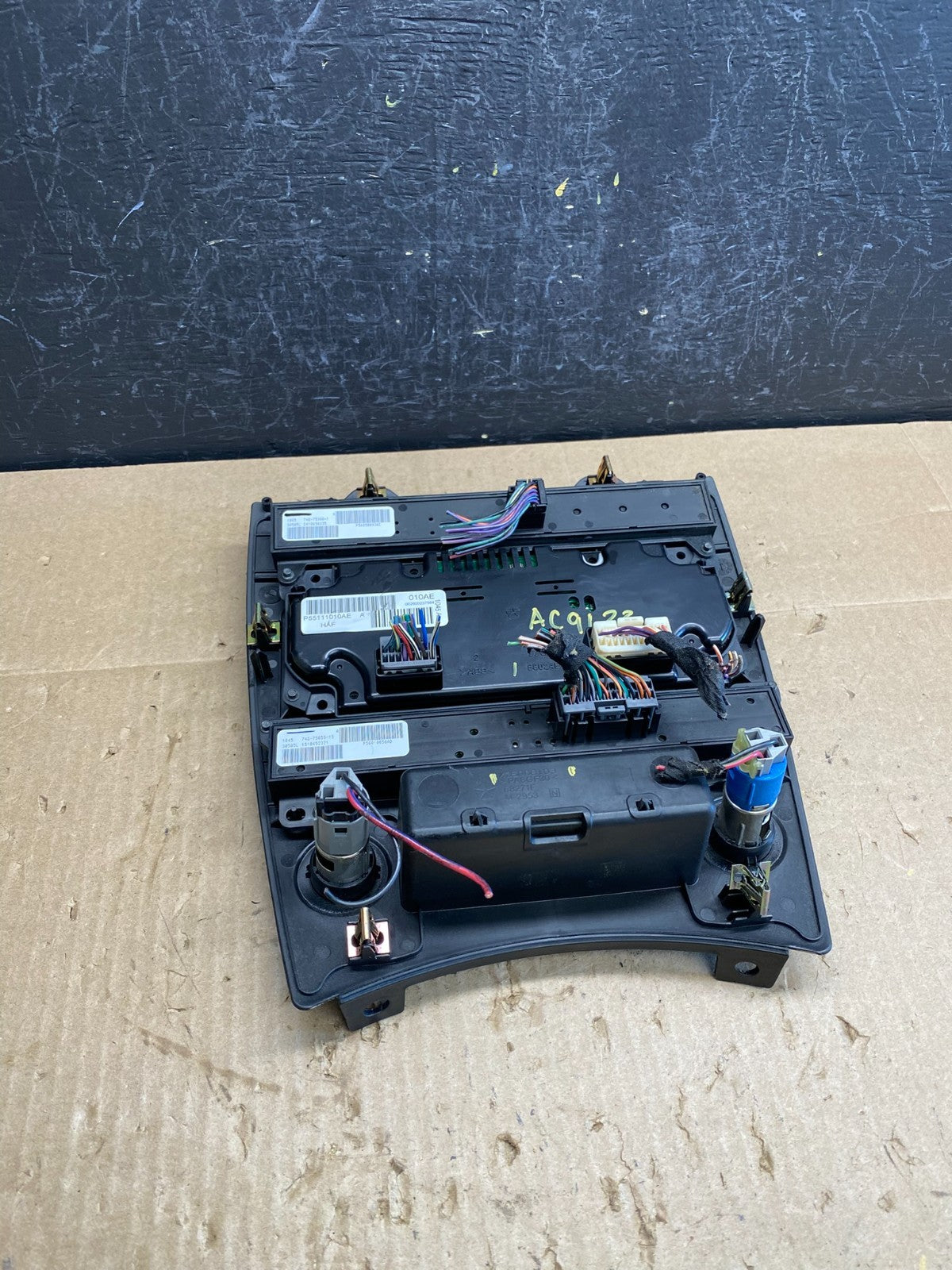 2005 2006 2007 Jeep Commander Grand Cherokee A/C Climate Control Bezel AC9133 DG3