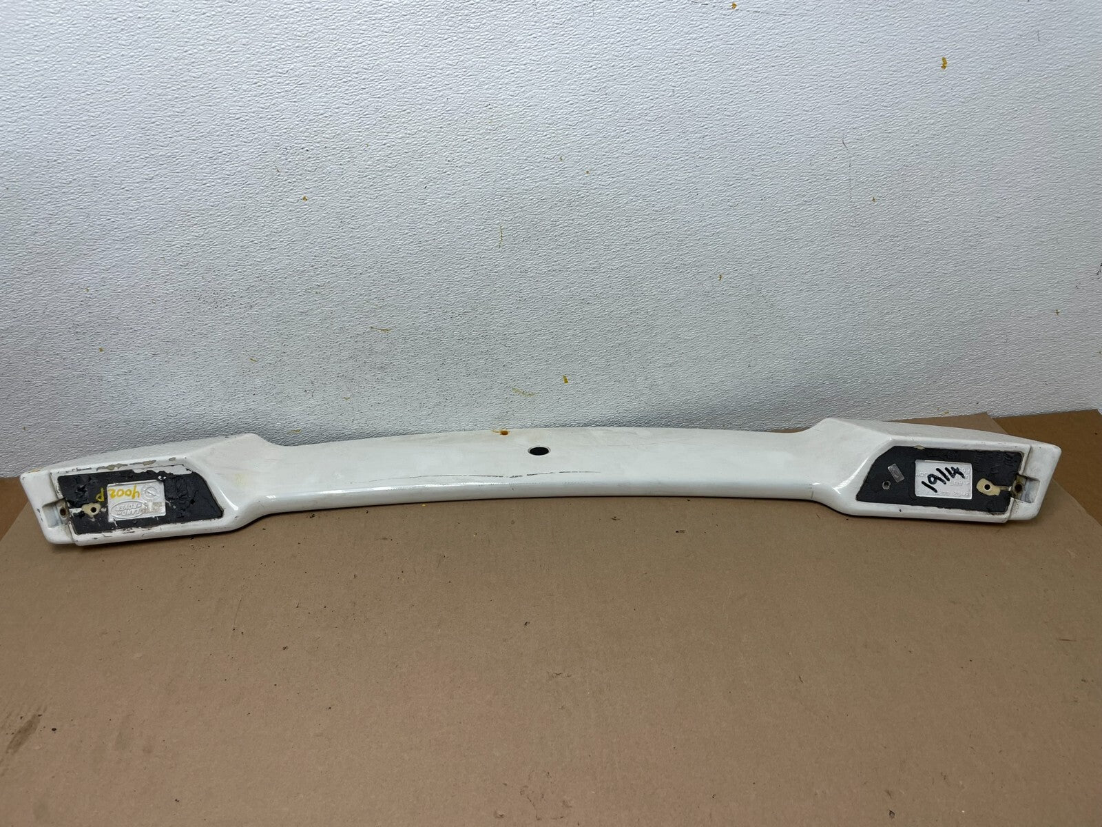 2008 to 2014 Land Rover LR2 Rear Trunk Tail Light Lift Gate Spoiler 4002P4