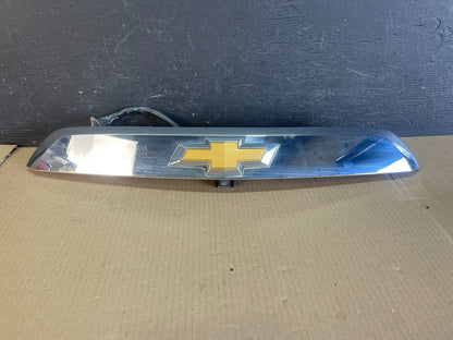 2013 to 2017 Chevrolet Traverse Liftgate Trunk Chrome Molding W/Camera AE3542 DG0