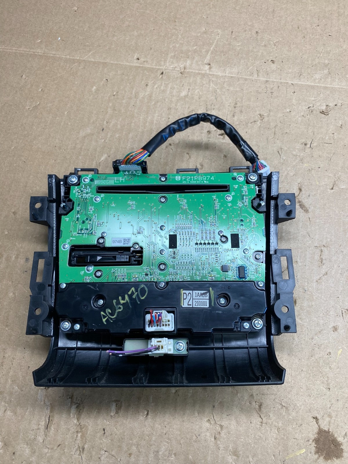 2009 - 2010 Nissan Murano AM FM Radio CD Climate Control Panel AC6470 DG3