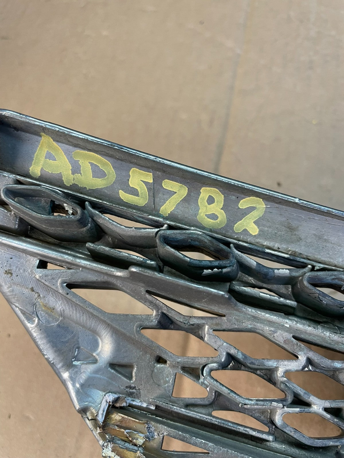 2002 2003 2004 Toyota Camry Front Upper Grill Grille AD5782 DG5