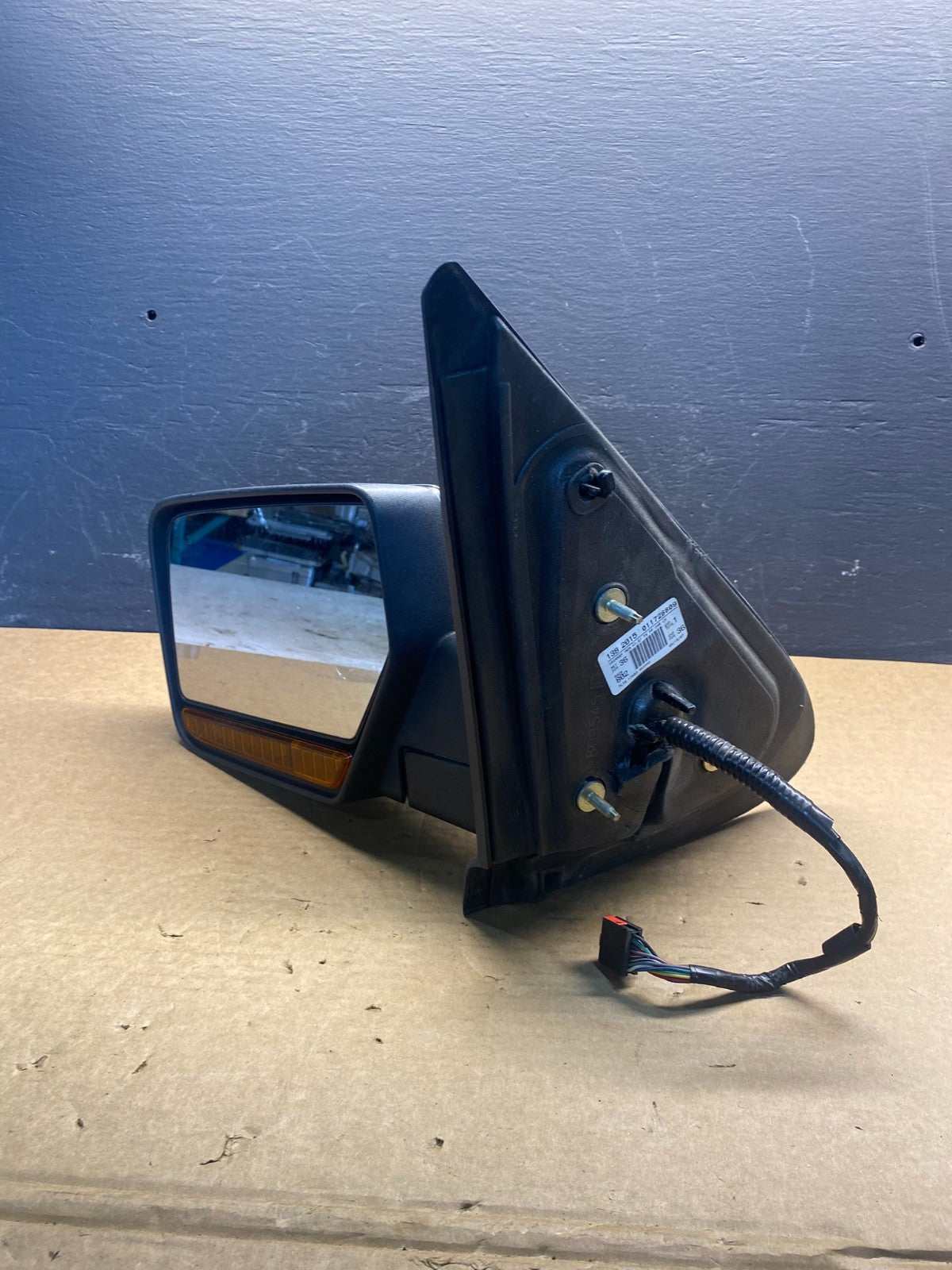 2003 to 2006 Lincoln Navigator Left Driver View Heated Door Mirror AC8069 DG10