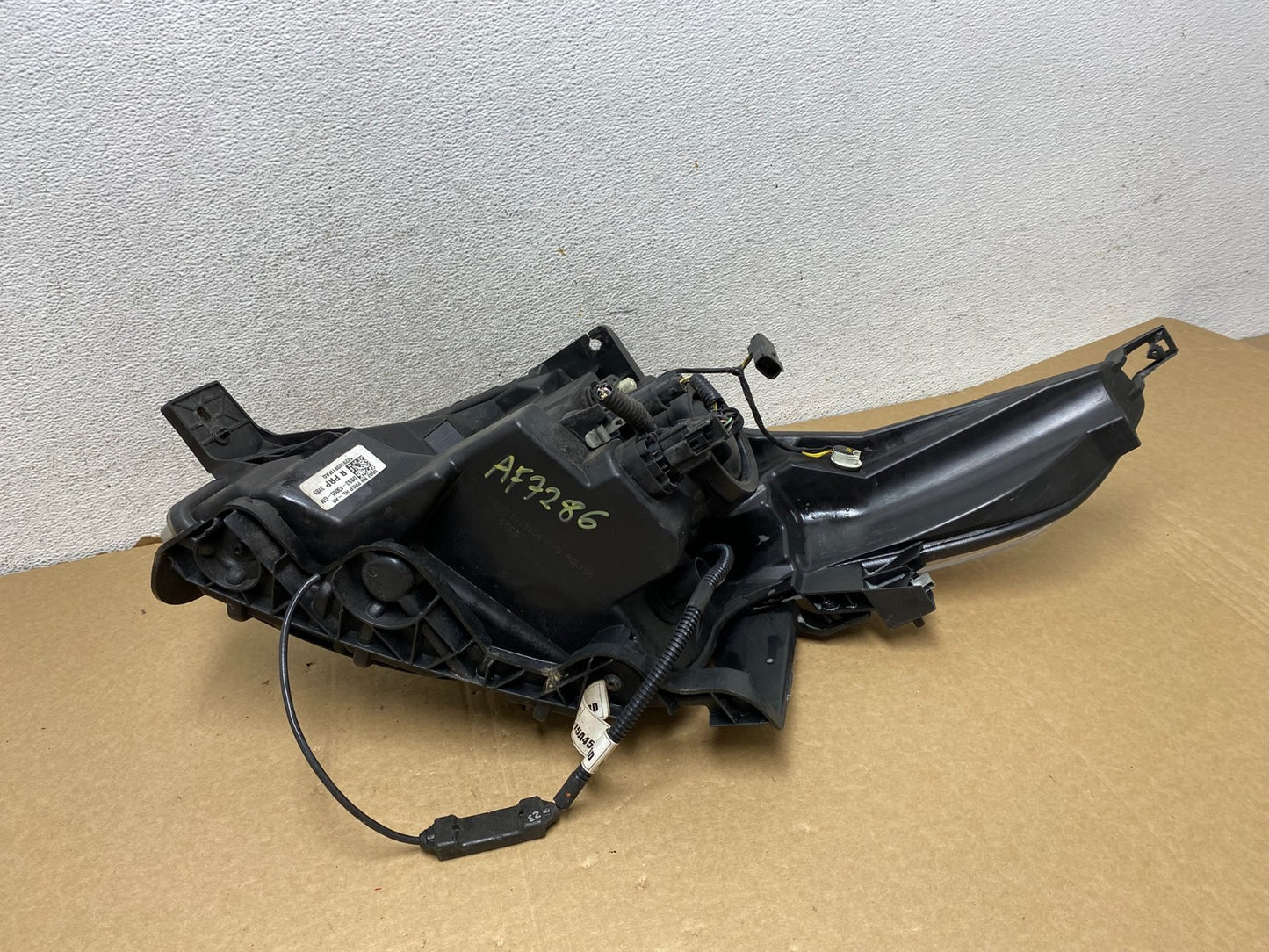 2011 - 2015 Ford Explorer Police Right Passenger Halogen Headlight AF7286 DW7