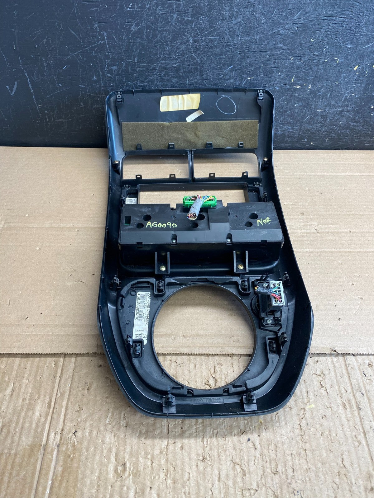 2003 to 2008 Honda Element Radio Climate Control Shifter Bezel AG0090 DG4