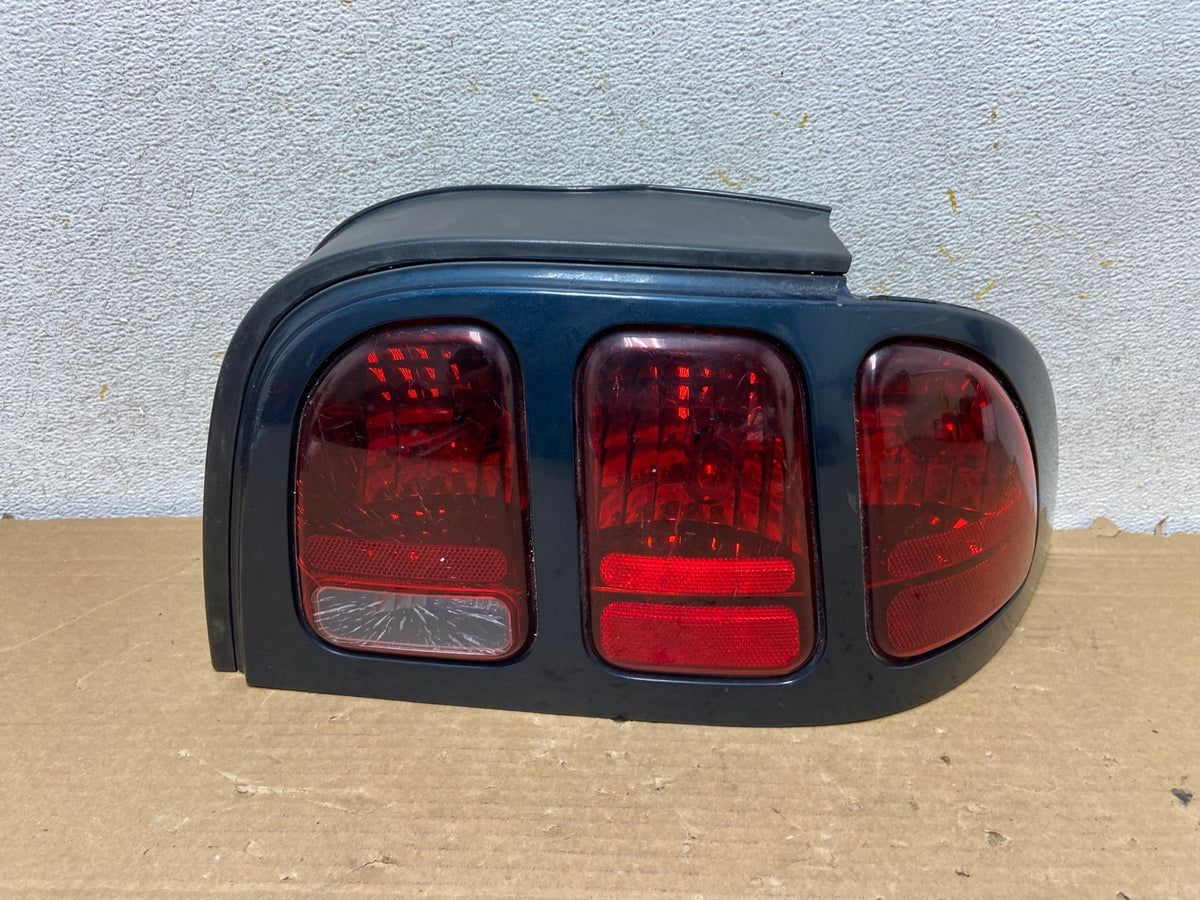 1996 1997 1998 Ford Mustang Right Passenger RH Side Tail Light AH8483 LK0