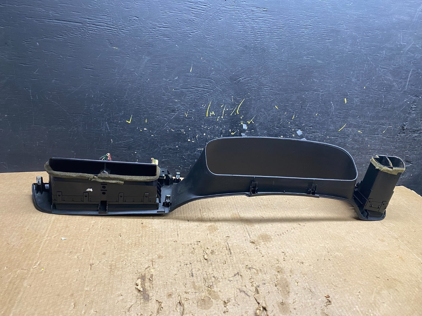 2000 to 2003 Toyota Sienna Speedometer Cluster Air Vent Bezel Trim OEM Z7434 DG4