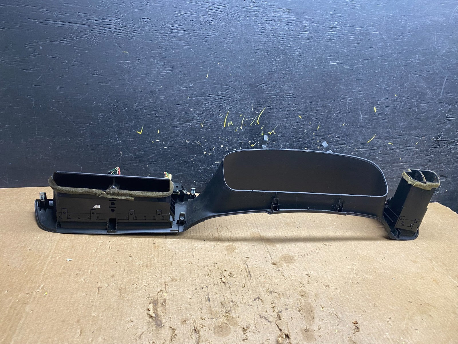 2000 to 2003 Toyota Sienna Speedometer Cluster Air Vent Bezel Trim OEM Z7434 DG4