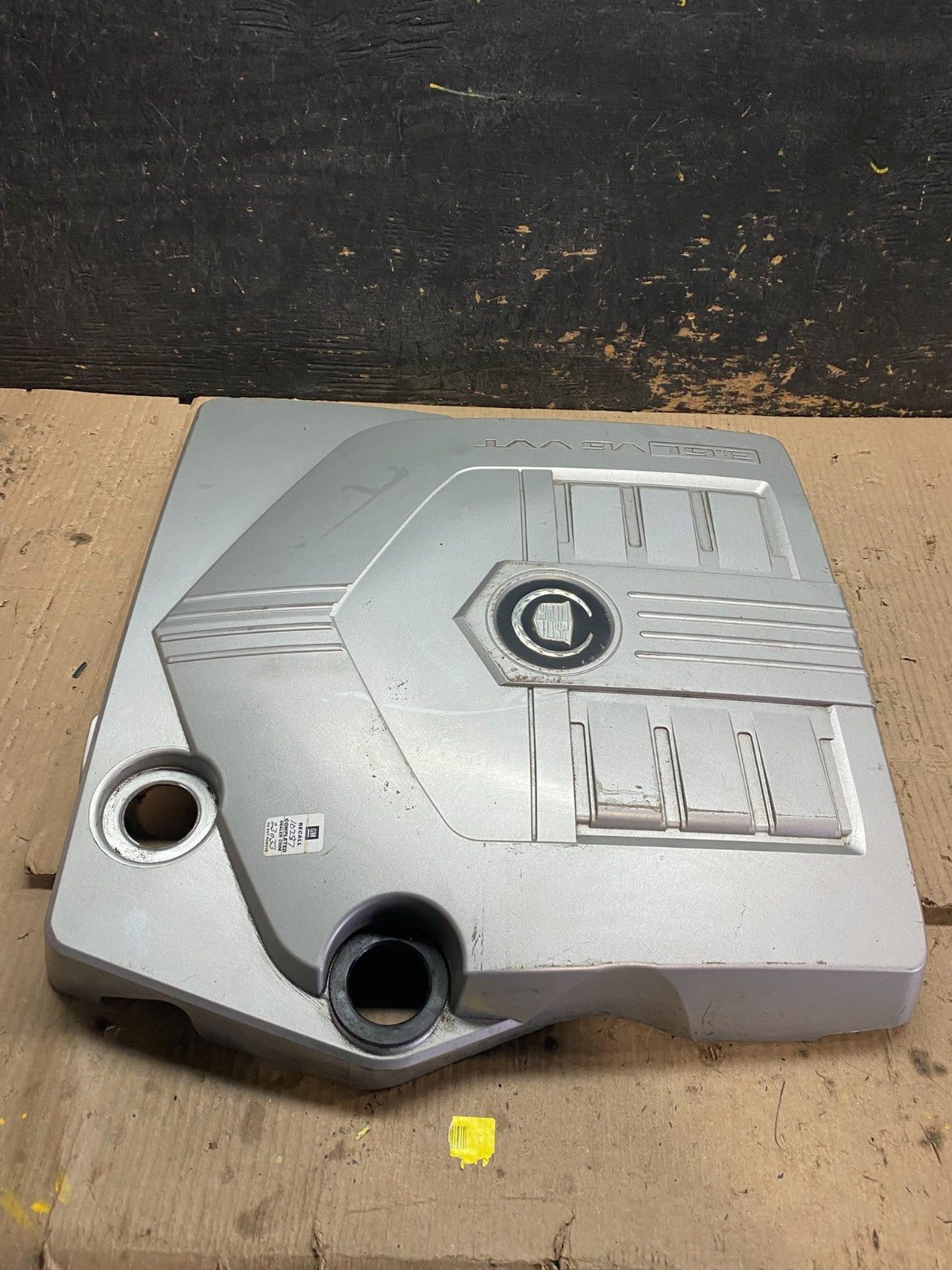2004 to 2007  Cadillac CTS 3.6L Plastic Engine Cover Shield OEM x8182 DG2